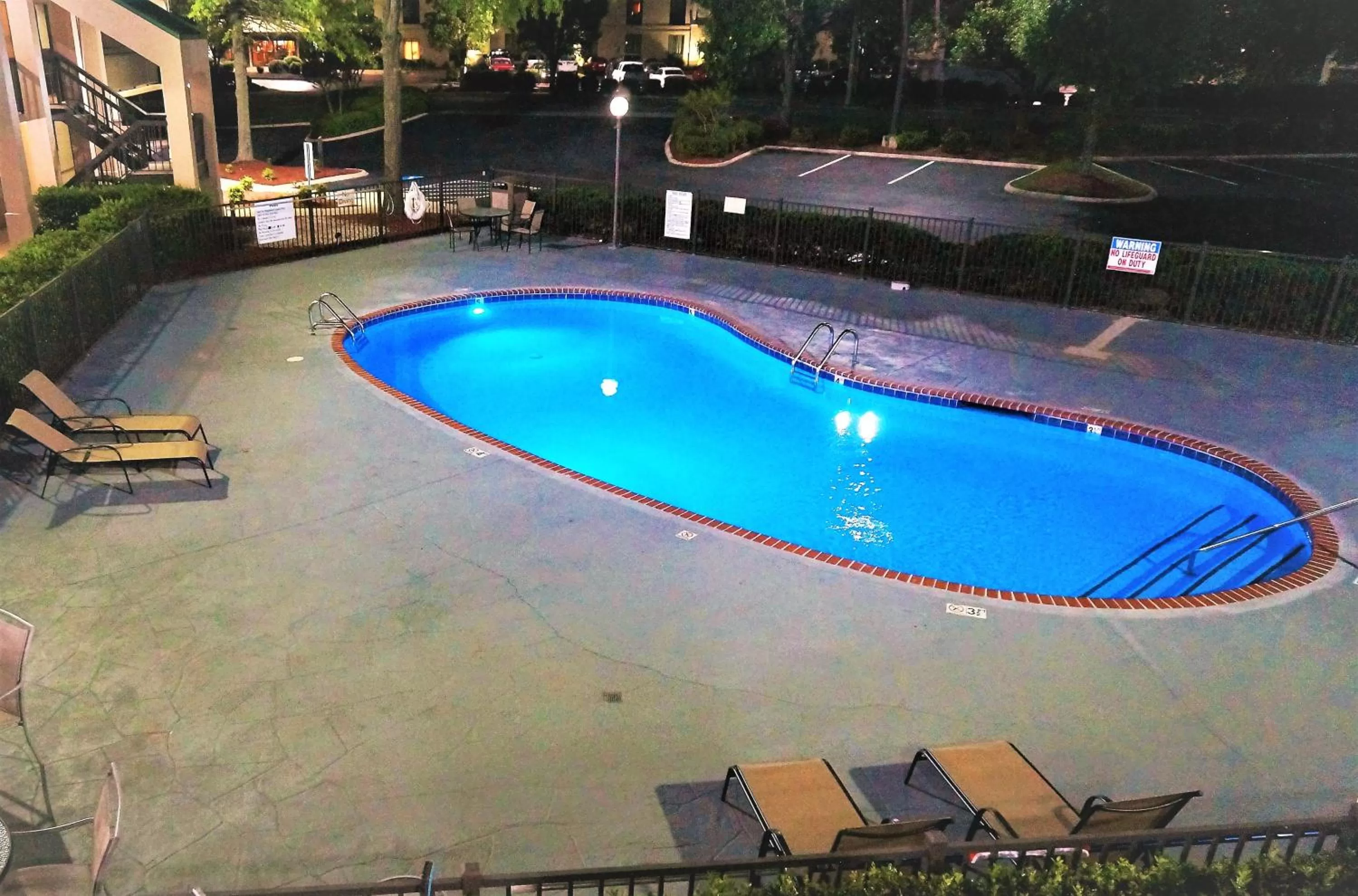 Howard Johnson by Wyndham Greensboro Near the Coliseum