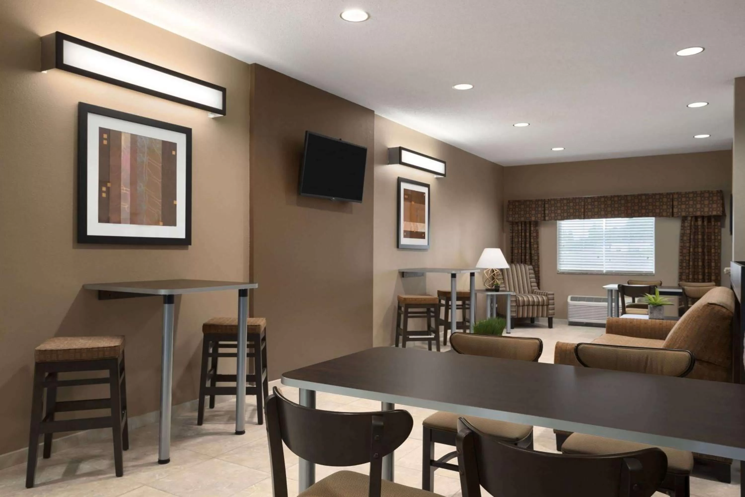 Lobby or reception in Sonesta Essential Fairmont