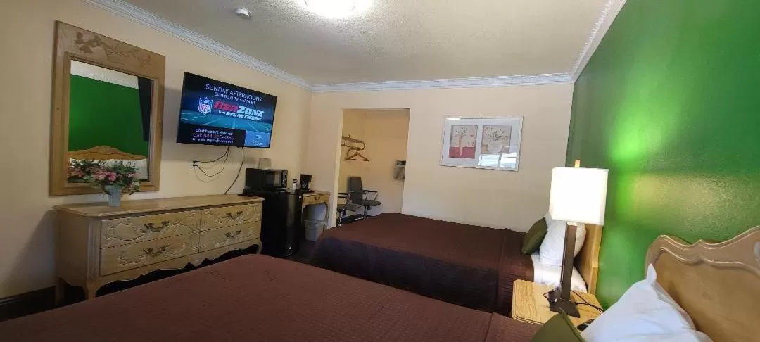 TV and multimedia in Lakeview Inn
