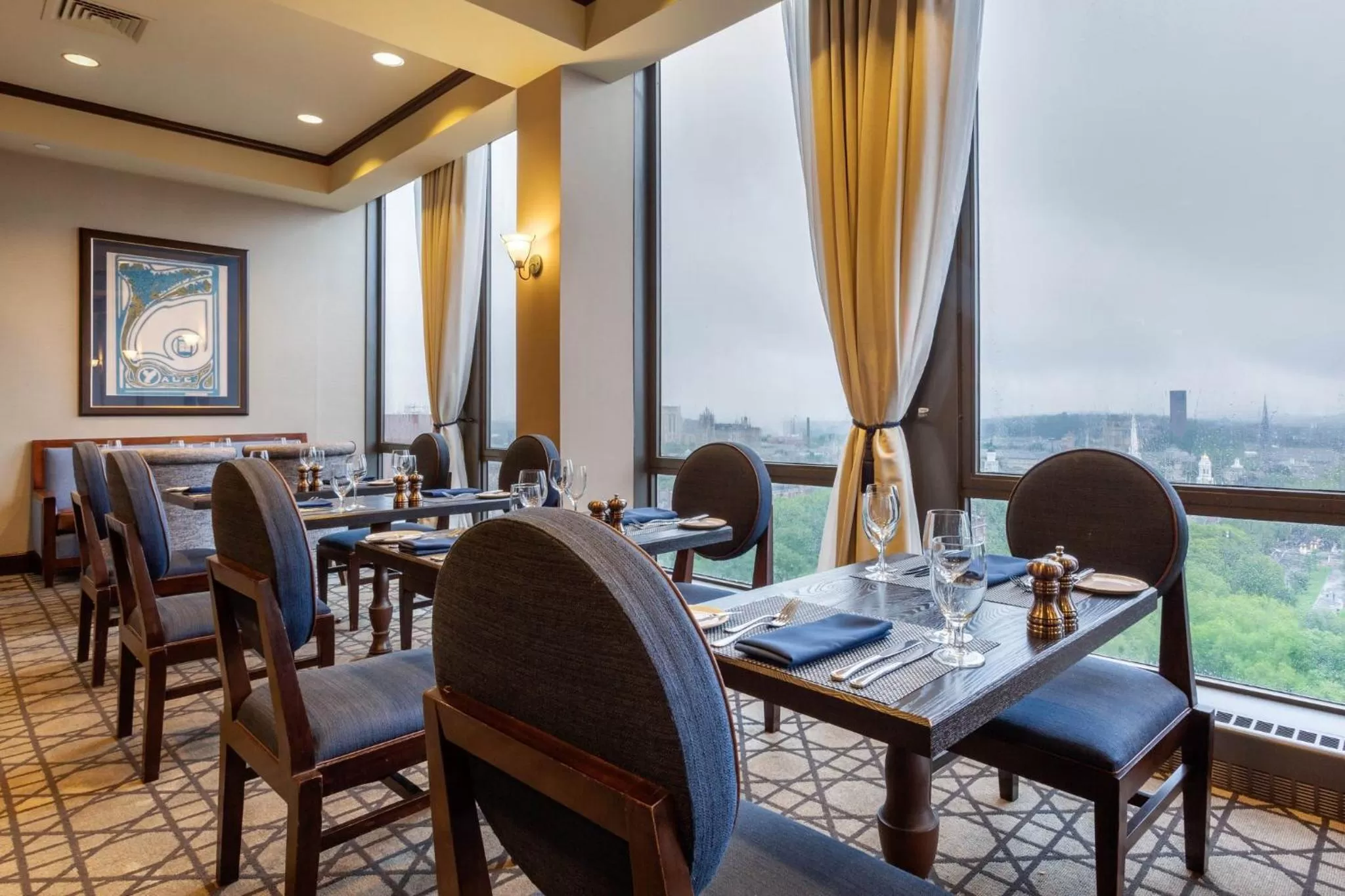 Restaurant/places to eat in Omni New Haven Hotel at Yale
