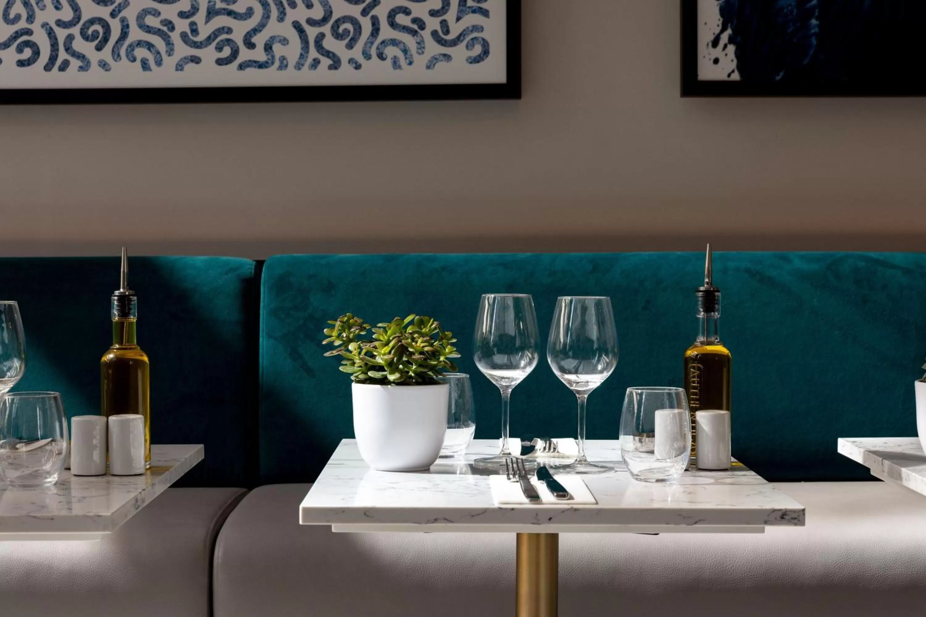 Restaurant/places to eat in Sheraton Nice