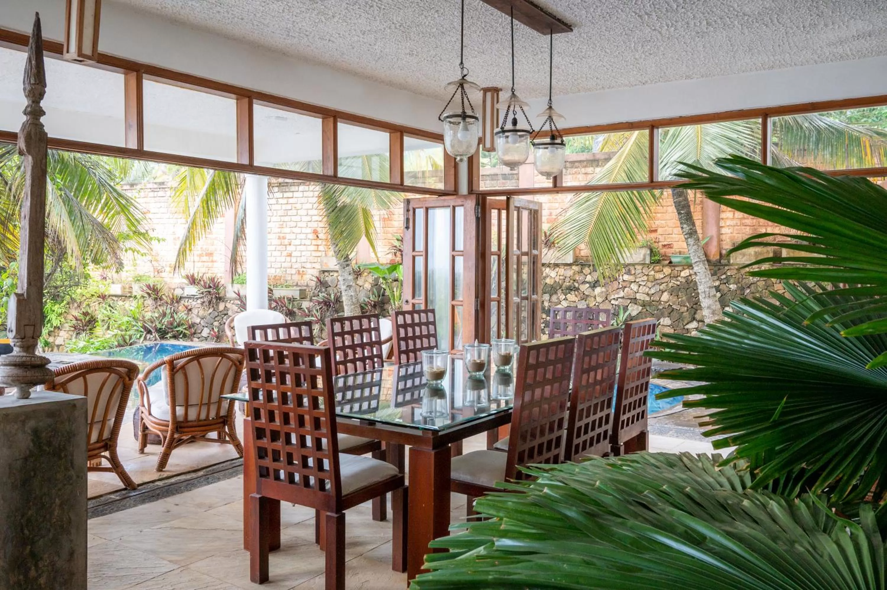 Restaurant/Places to Eat in Sānti Beach House with pool & beach