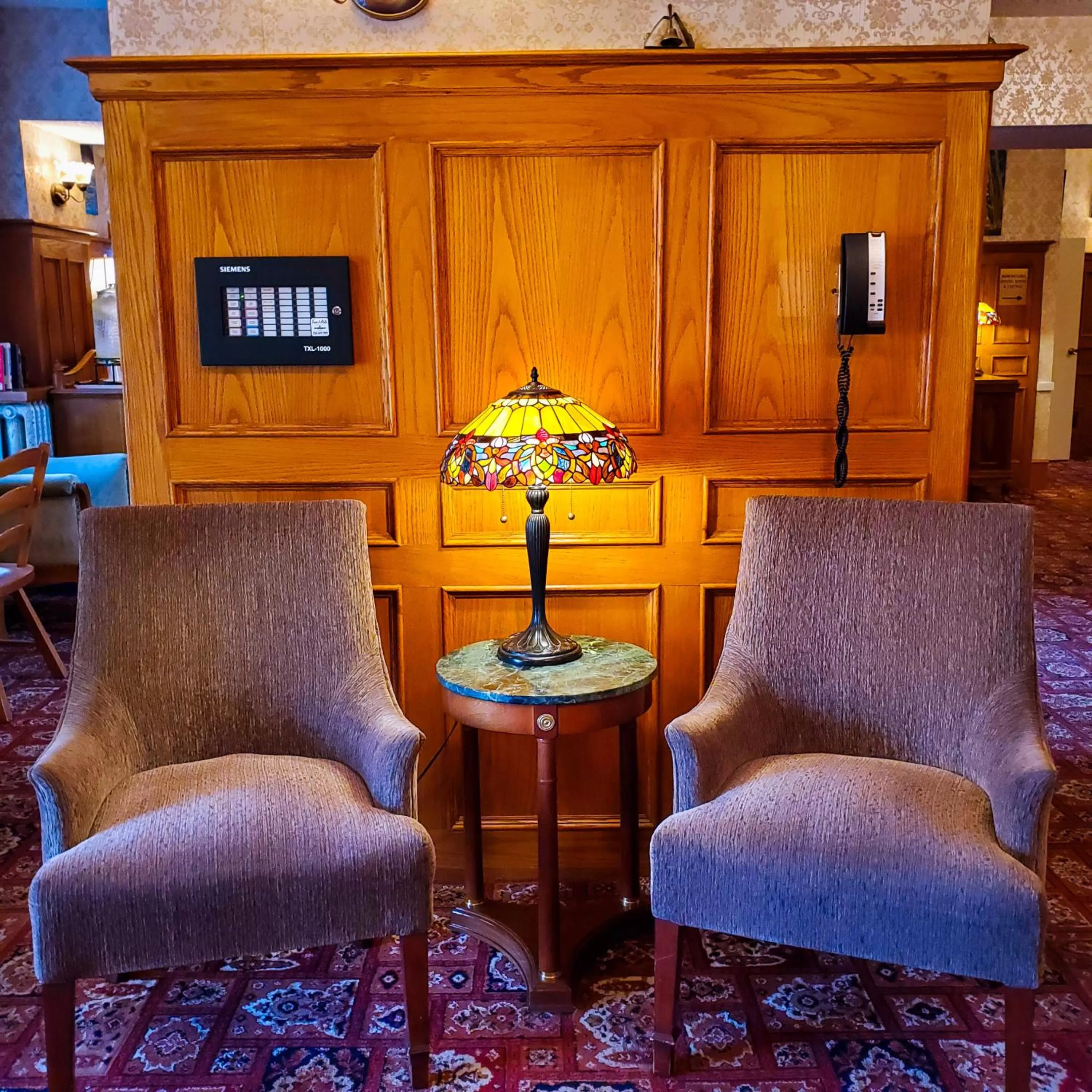Lobby or reception in James Bay Inn Hotel, Suites & Cottage