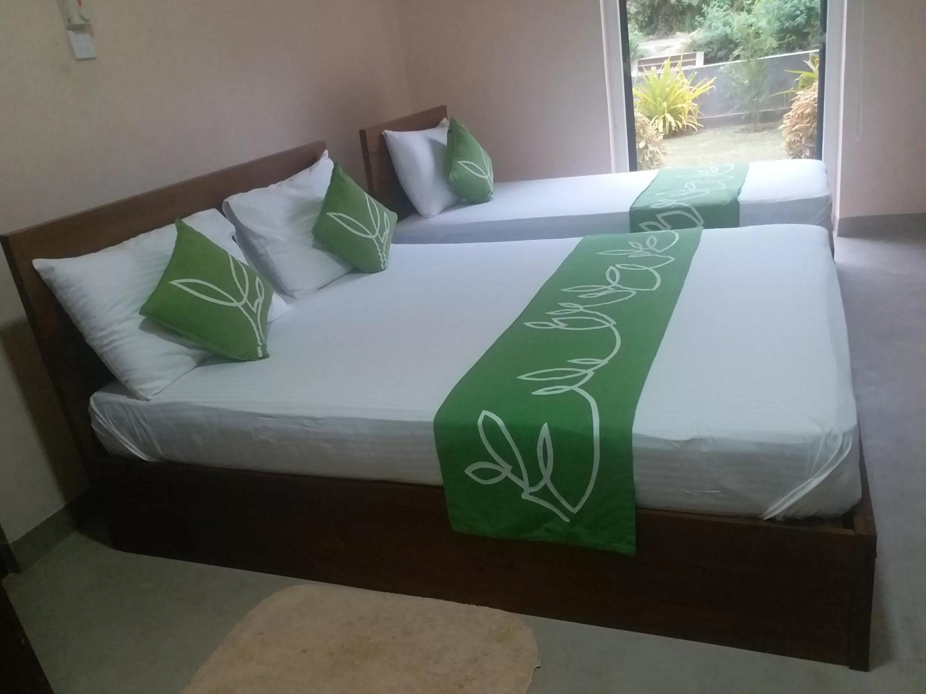 Photo of the whole room, Bed in Honey Tree Polonnaruwa