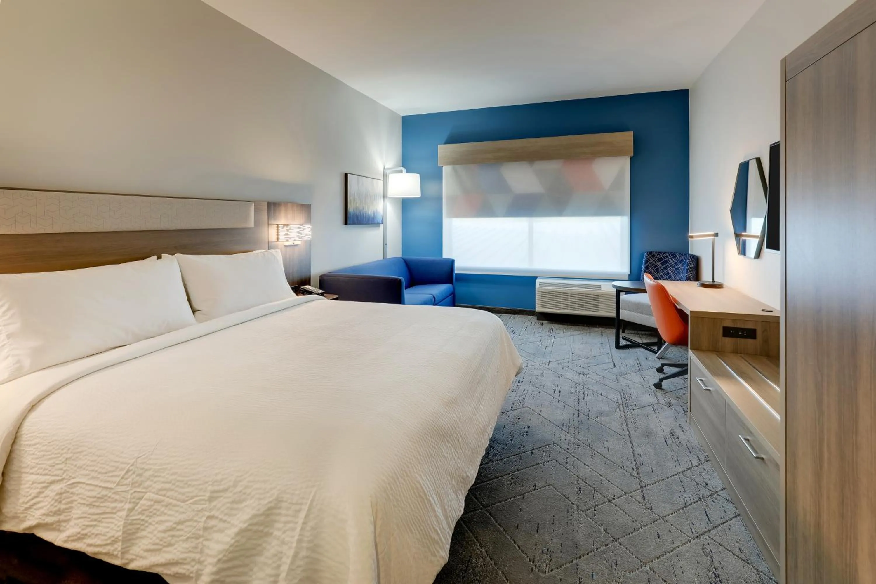 Bedroom, Bed in Holiday Inn Express Holly Springs - Raleigh Area by IHG
