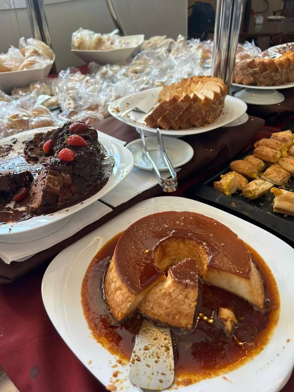 Breakfast in Ímpar Suítes Cidade Nova