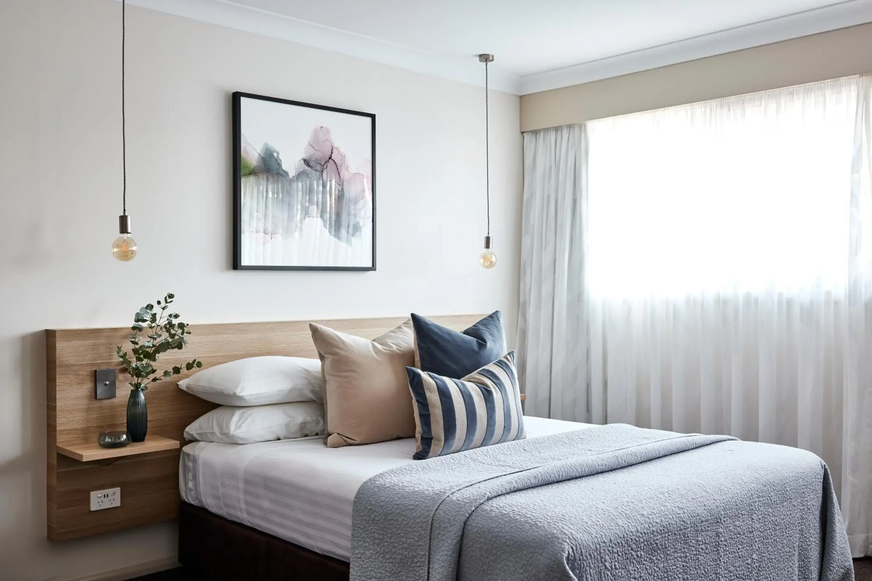 Executive Queen Room - single occupancy in Central Caleula Motor Lodge Executive Queen Room - single occupancy in Central Caleula Motor Lodge