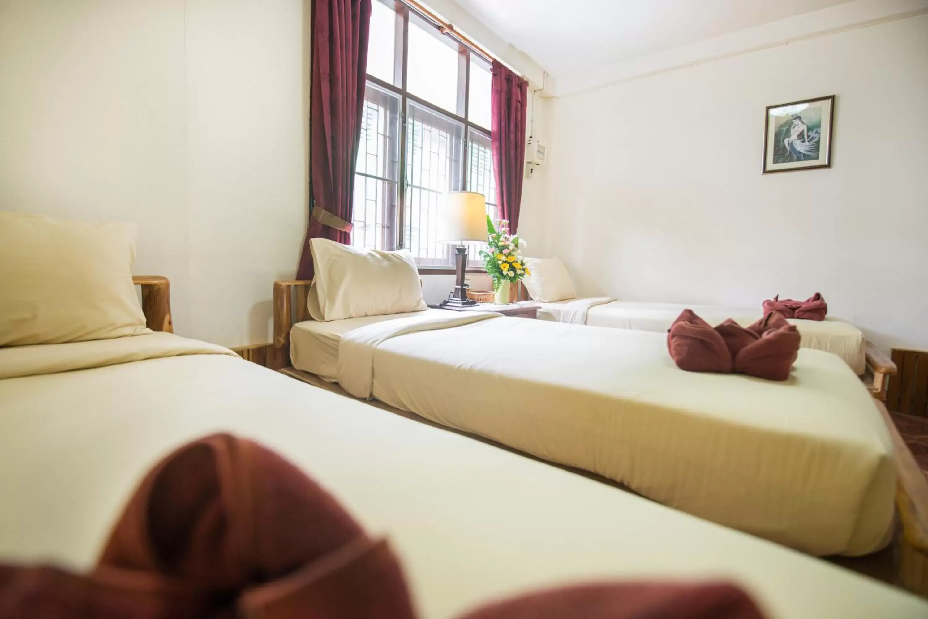 Superior Triple Room in Pongphen Guesthouse - SHA Plus Certified Superior Triple Room in Pongphen Guesthouse - SHA Plus Certified