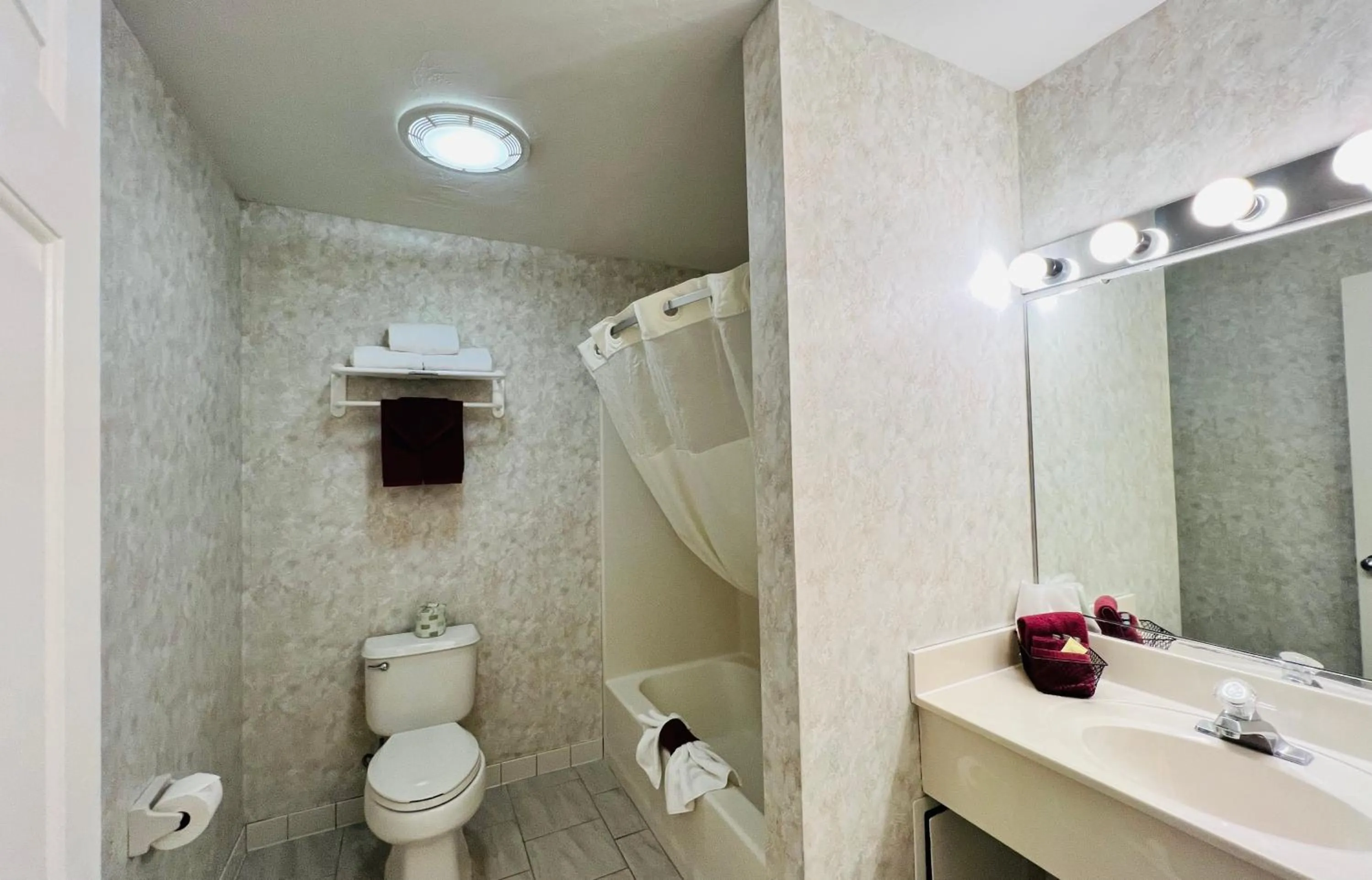 Standard Room with Two Double Beds- Pet Friendly in Inn at Cemetery Hill