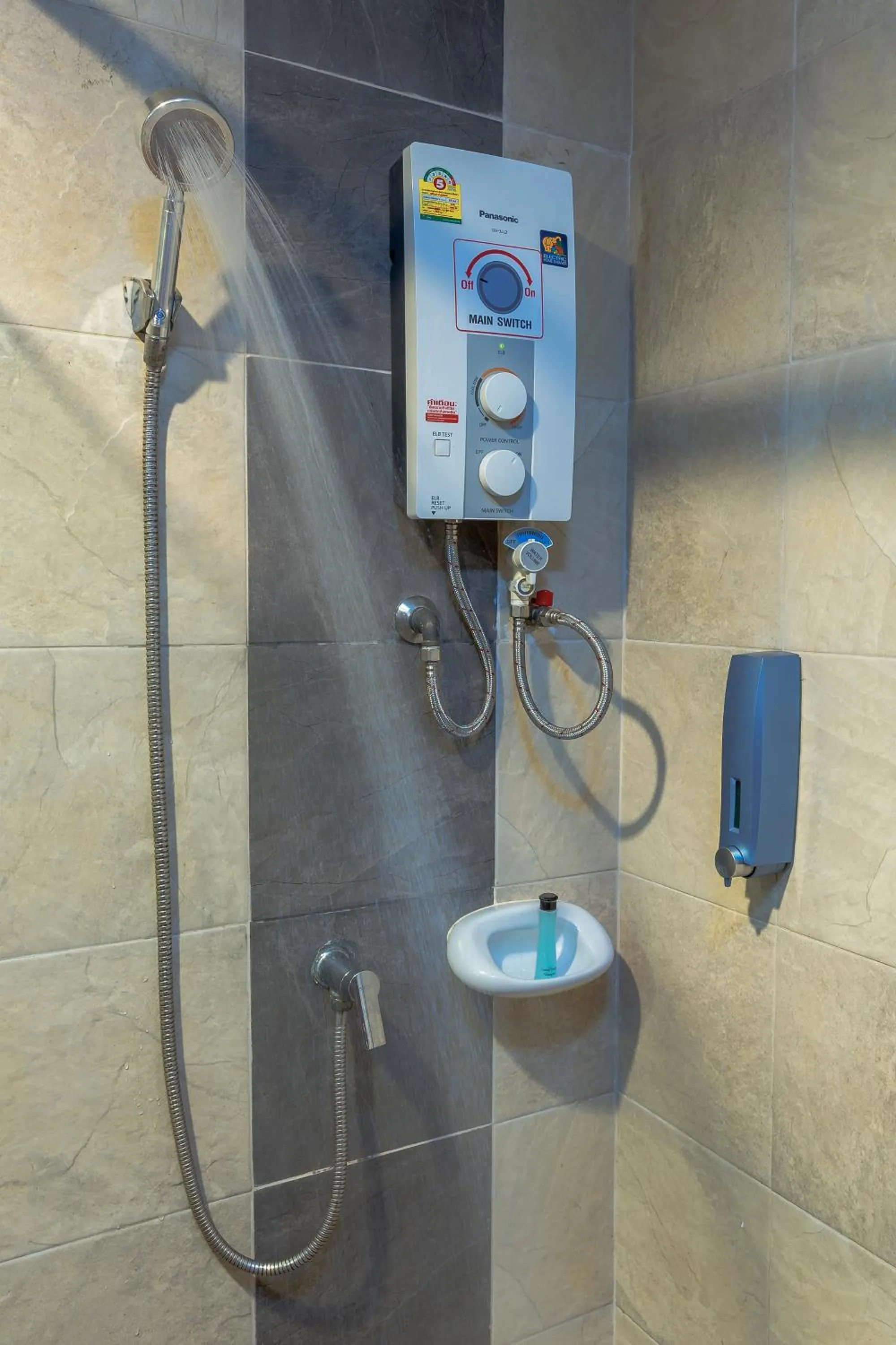 Shower in Tee Pak Dee Resident Phuket