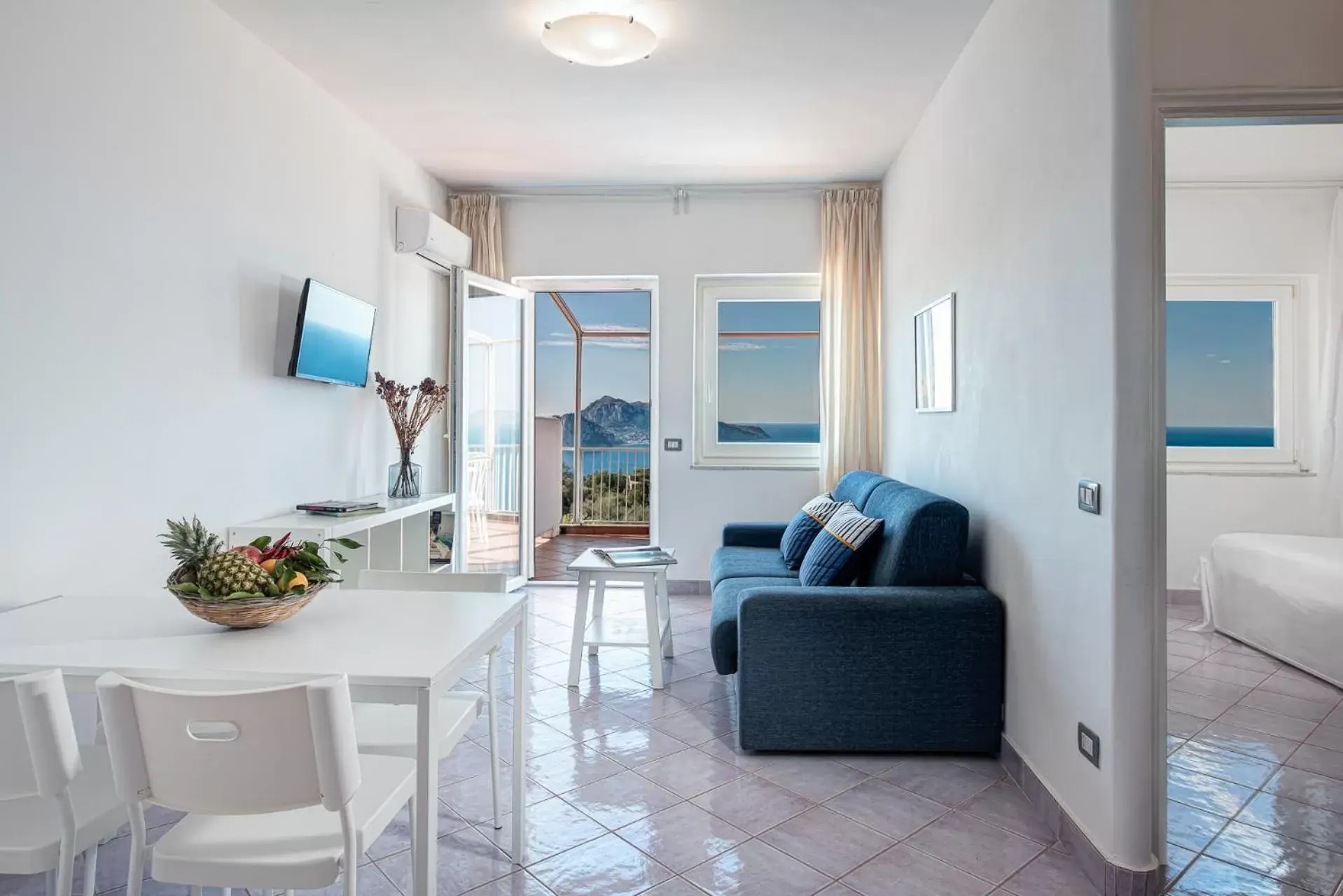 Superior Two-Bedroom Apartment with Terrace and Sea View in Gocce Di Capri Resort Superior Two-Bedroom Apartment with Terrace and Sea View in Gocce Di Capri Resort
