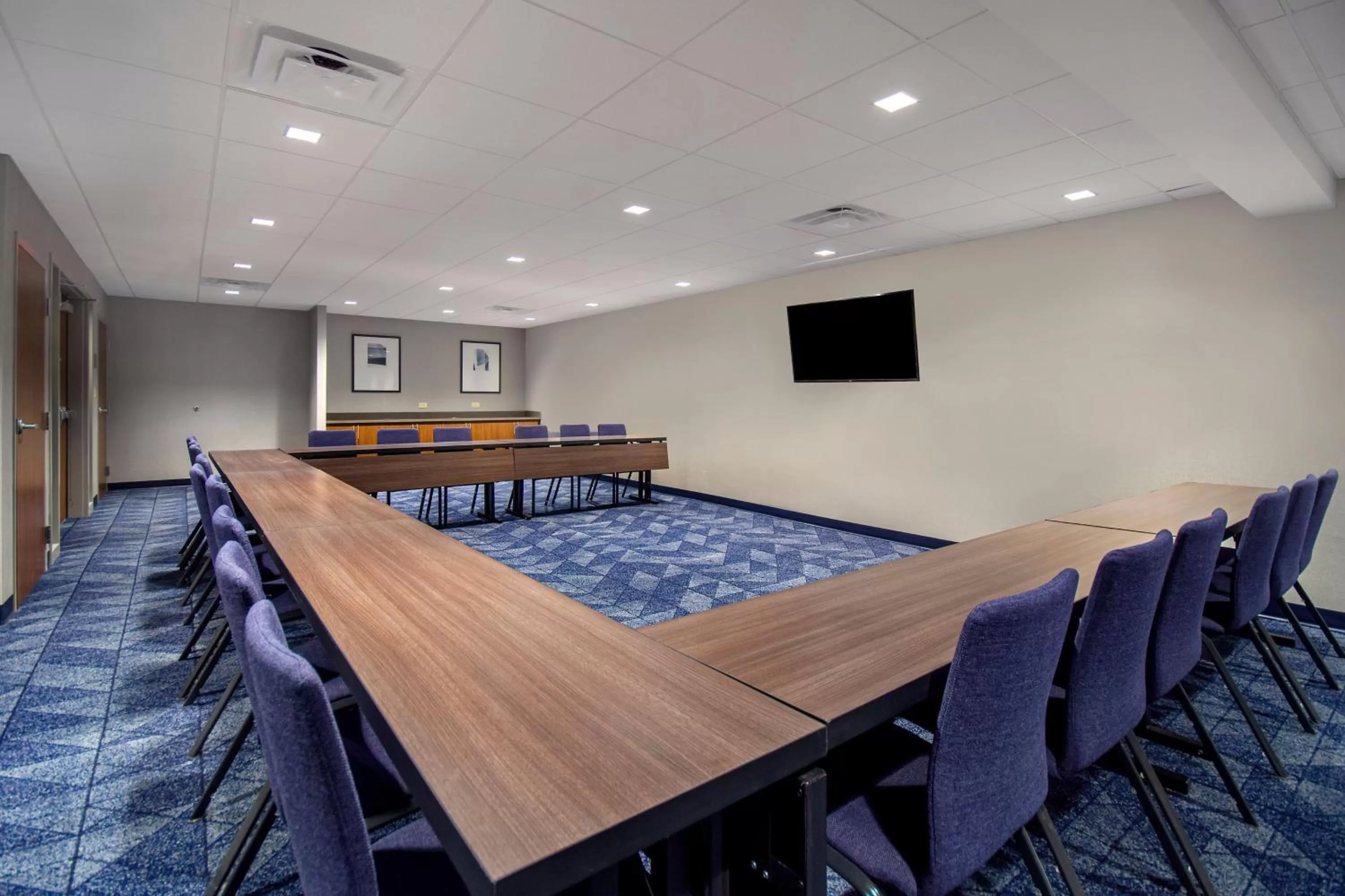Meeting/conference room in Courtyard by Marriott Cincinnati Airport