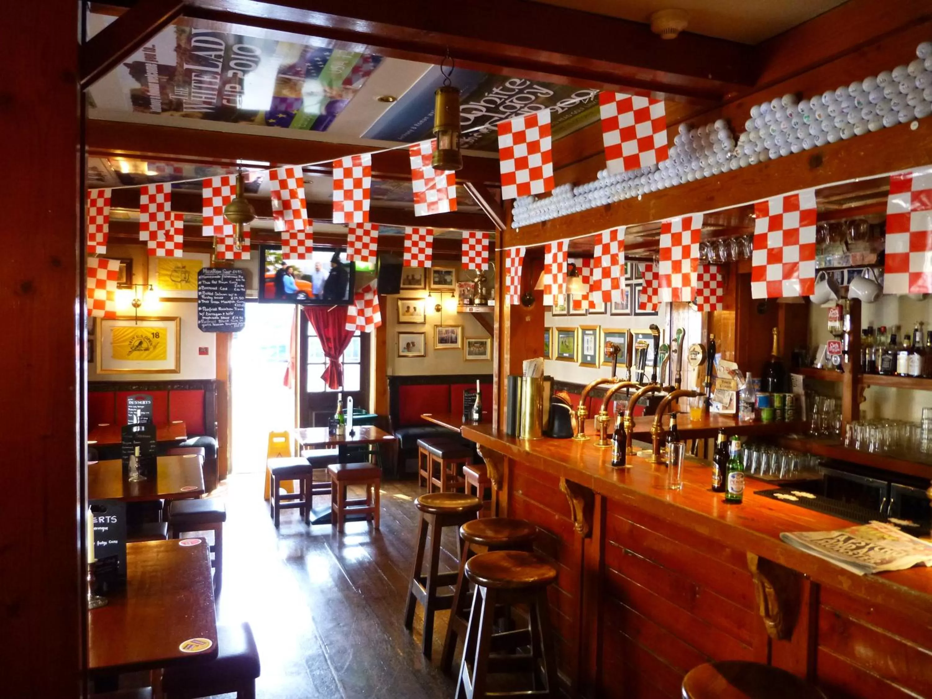 Lounge or bar in The White Lady Hotel