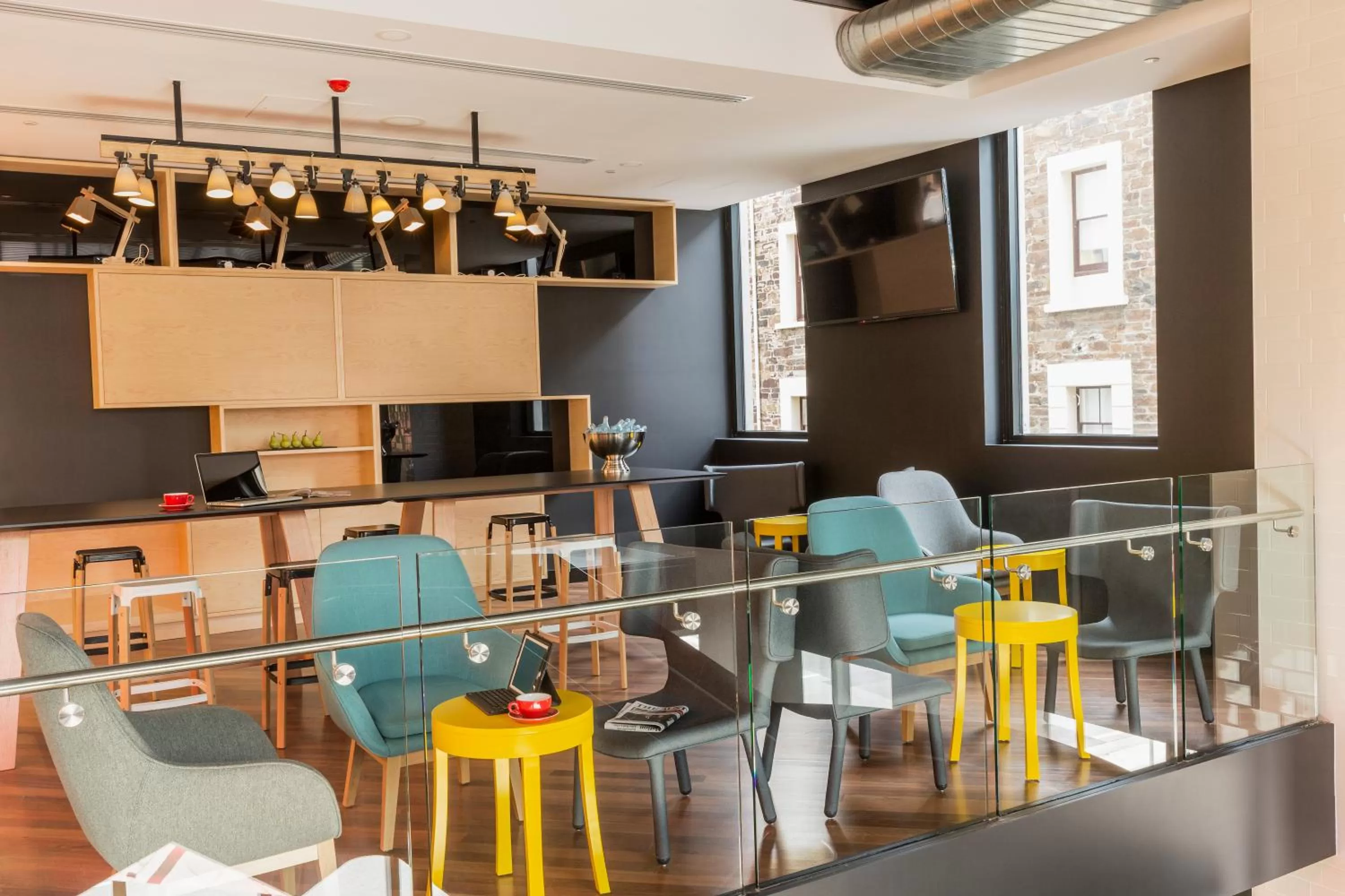 Lounge or bar in ibis Adelaide