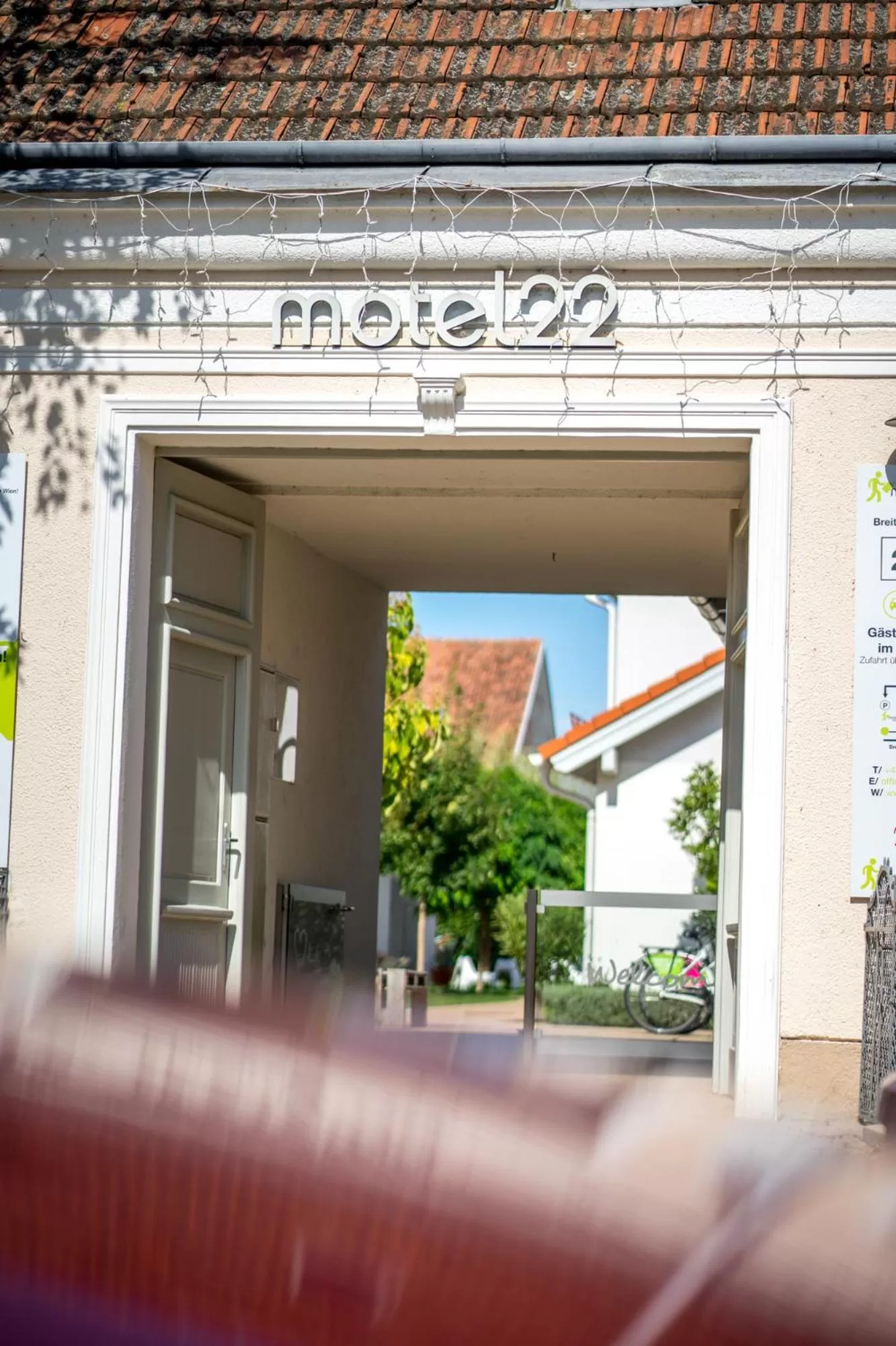 Facade/entrance in motel22 Parkplatz inklusive