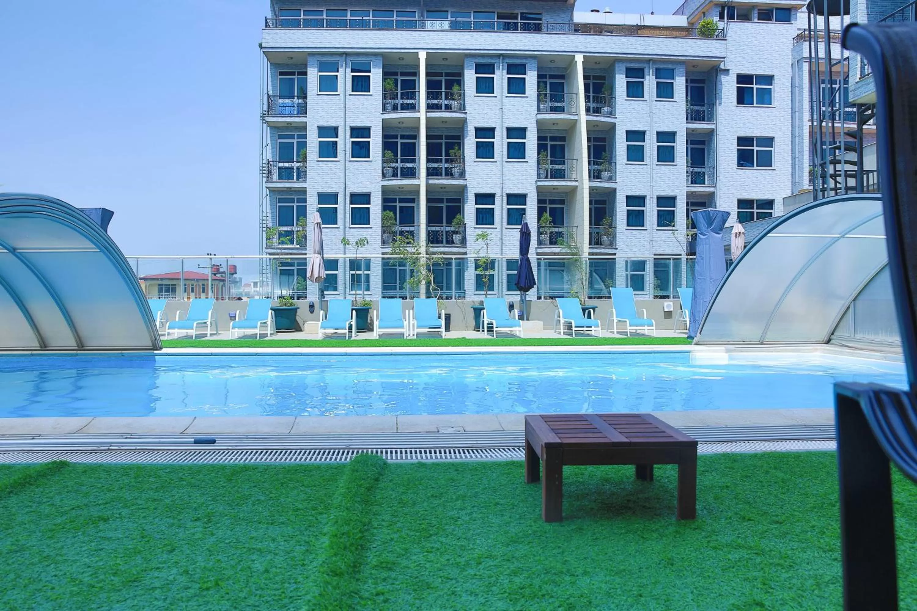 Swimming pool in Swiss Inn Nexus Hotel