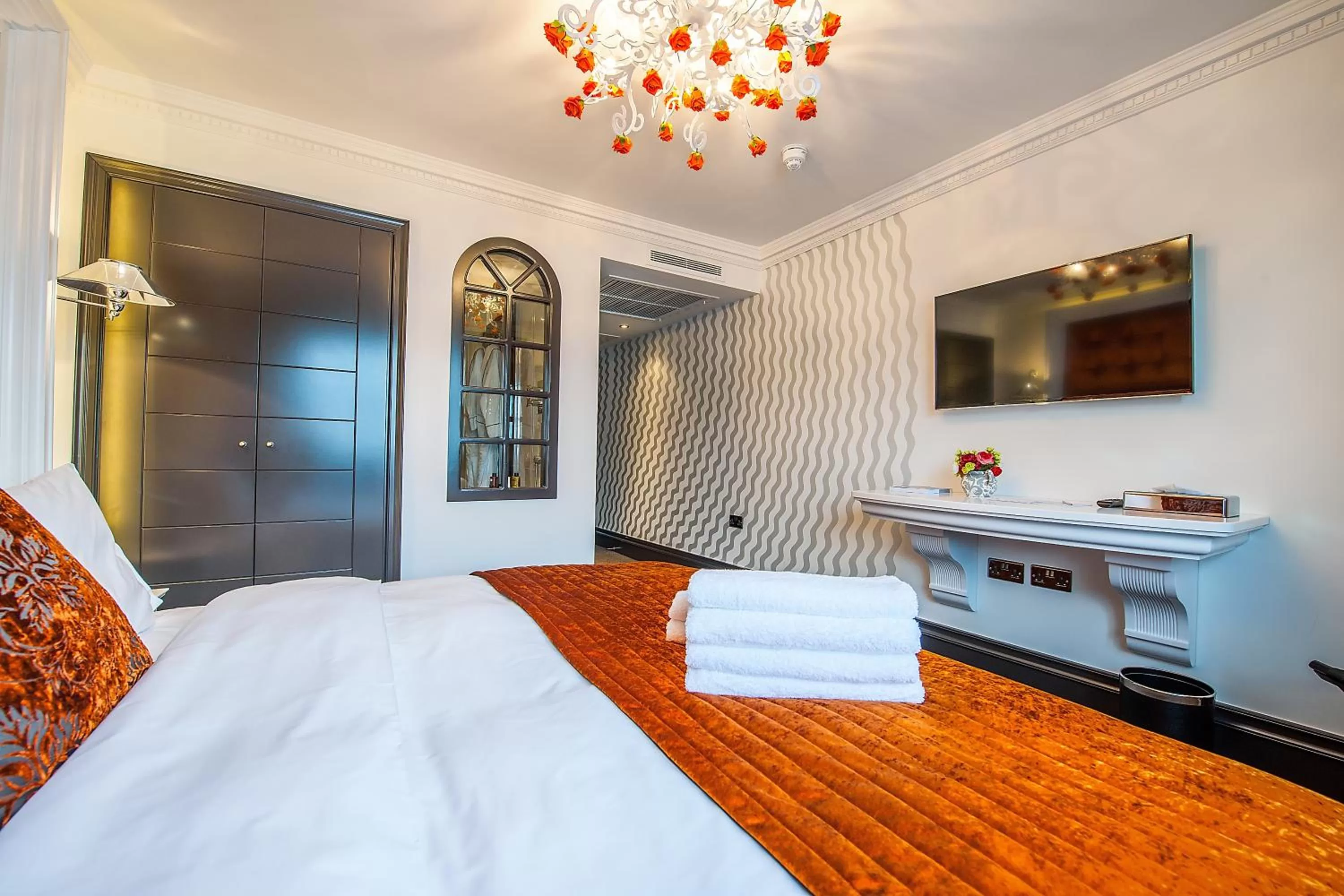 Bedroom, Bed in The Exhibitionist Hotel