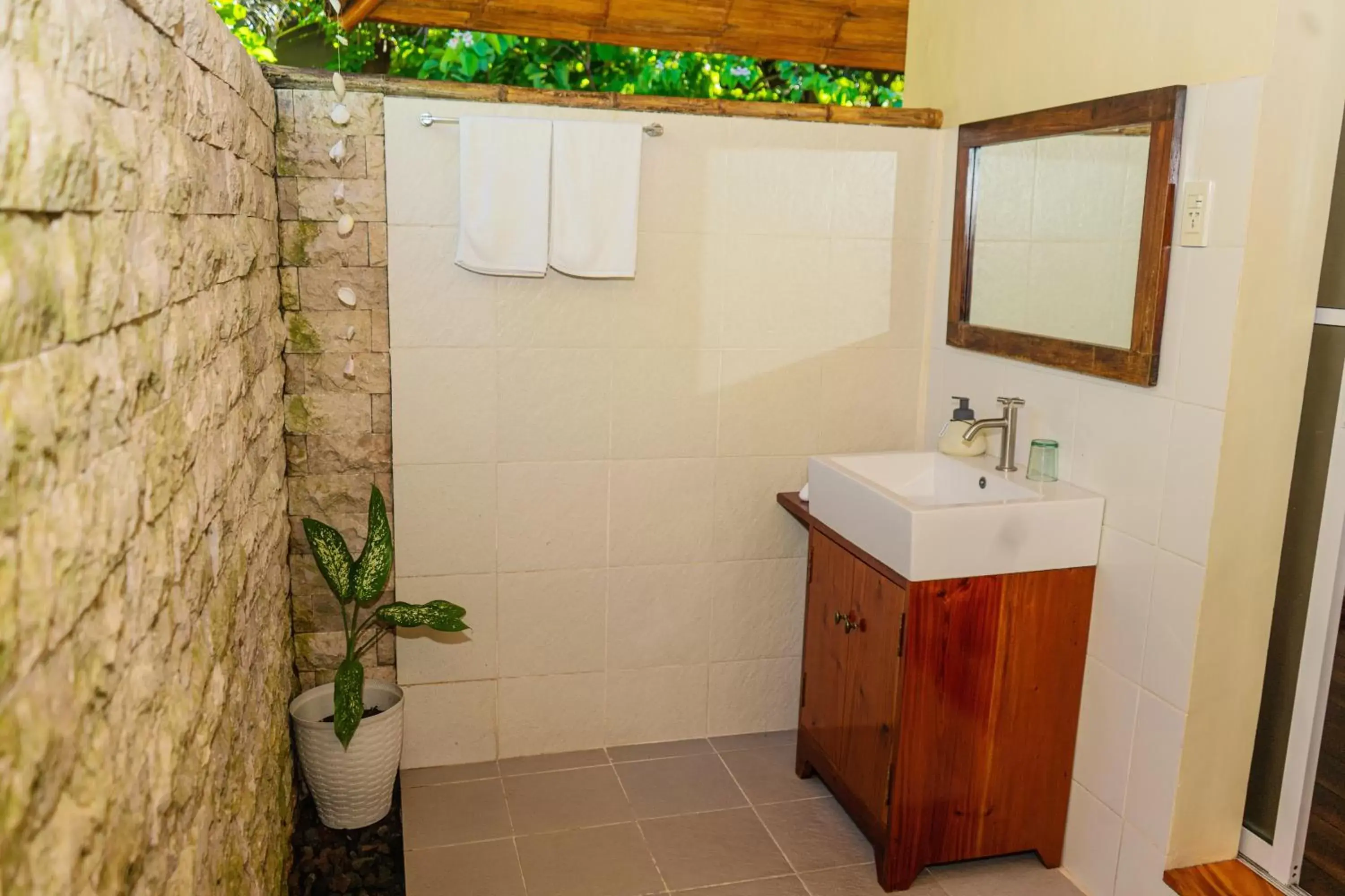 Queen Room with Pool View in Balai sa Baibai Queen Room with Pool View in Balai sa Baibai