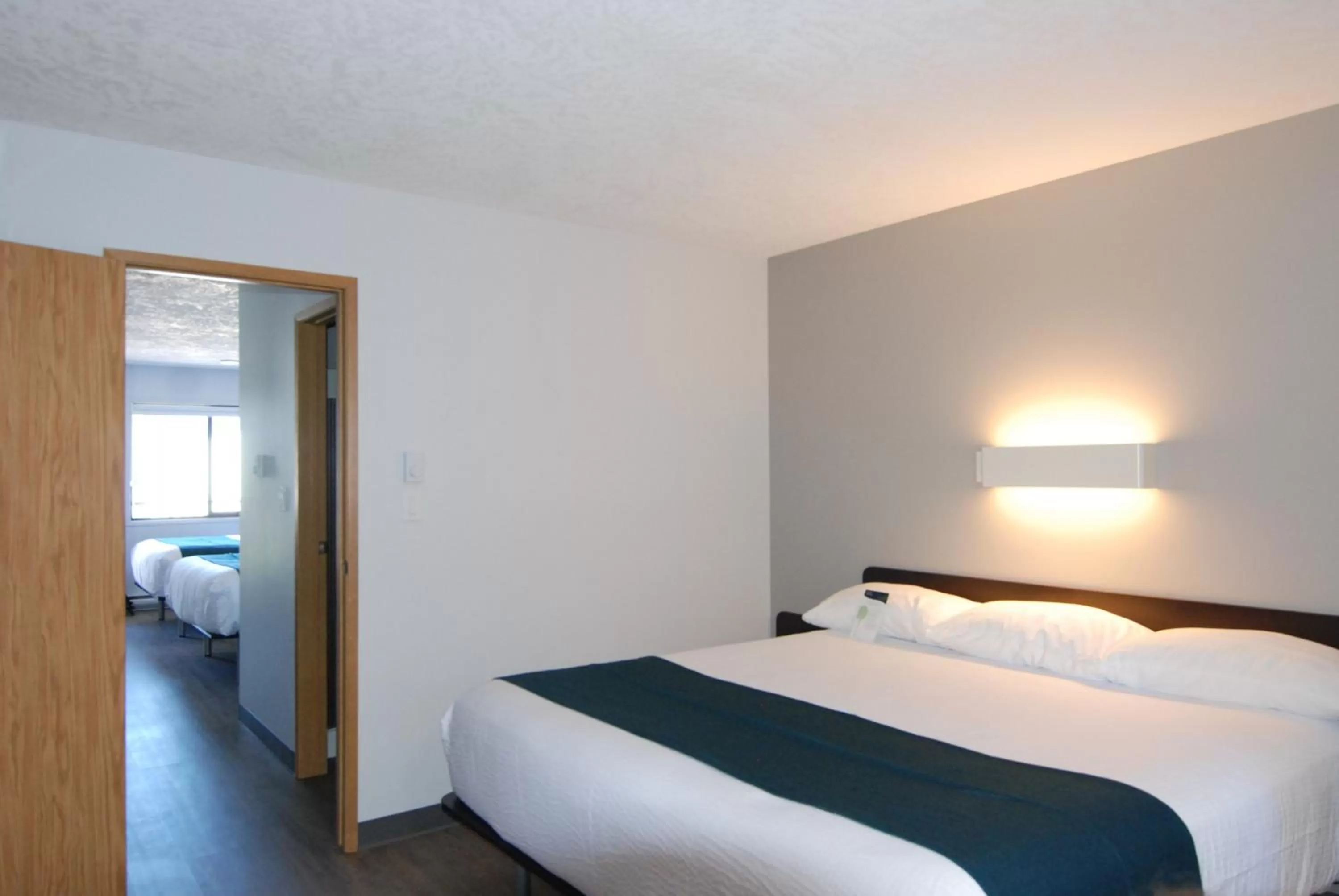Bed in Motel 6-Saanichton, BC - Victoria Airport