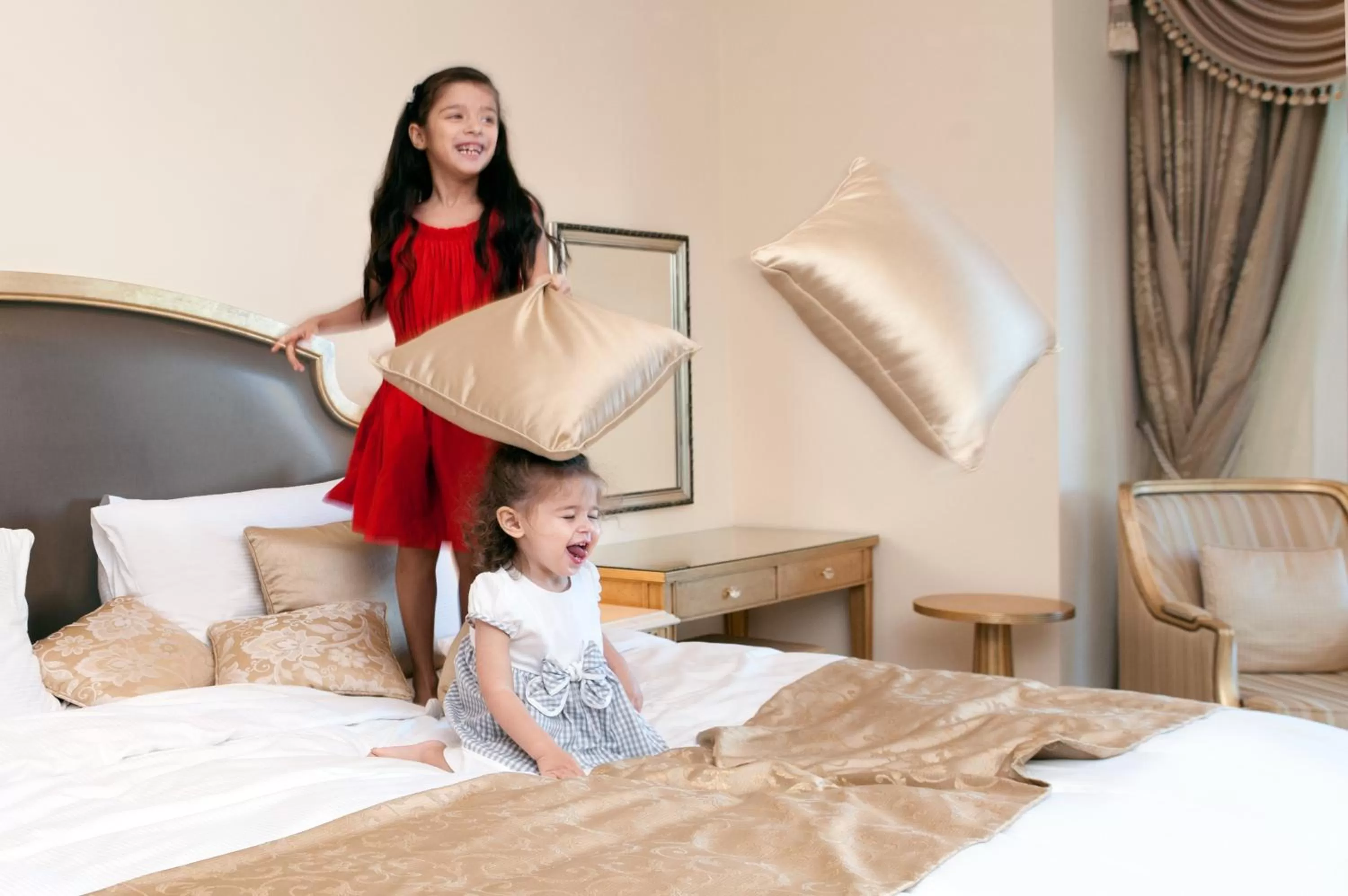 People, Bed in Kempinski Hotel Palm Jumeirah