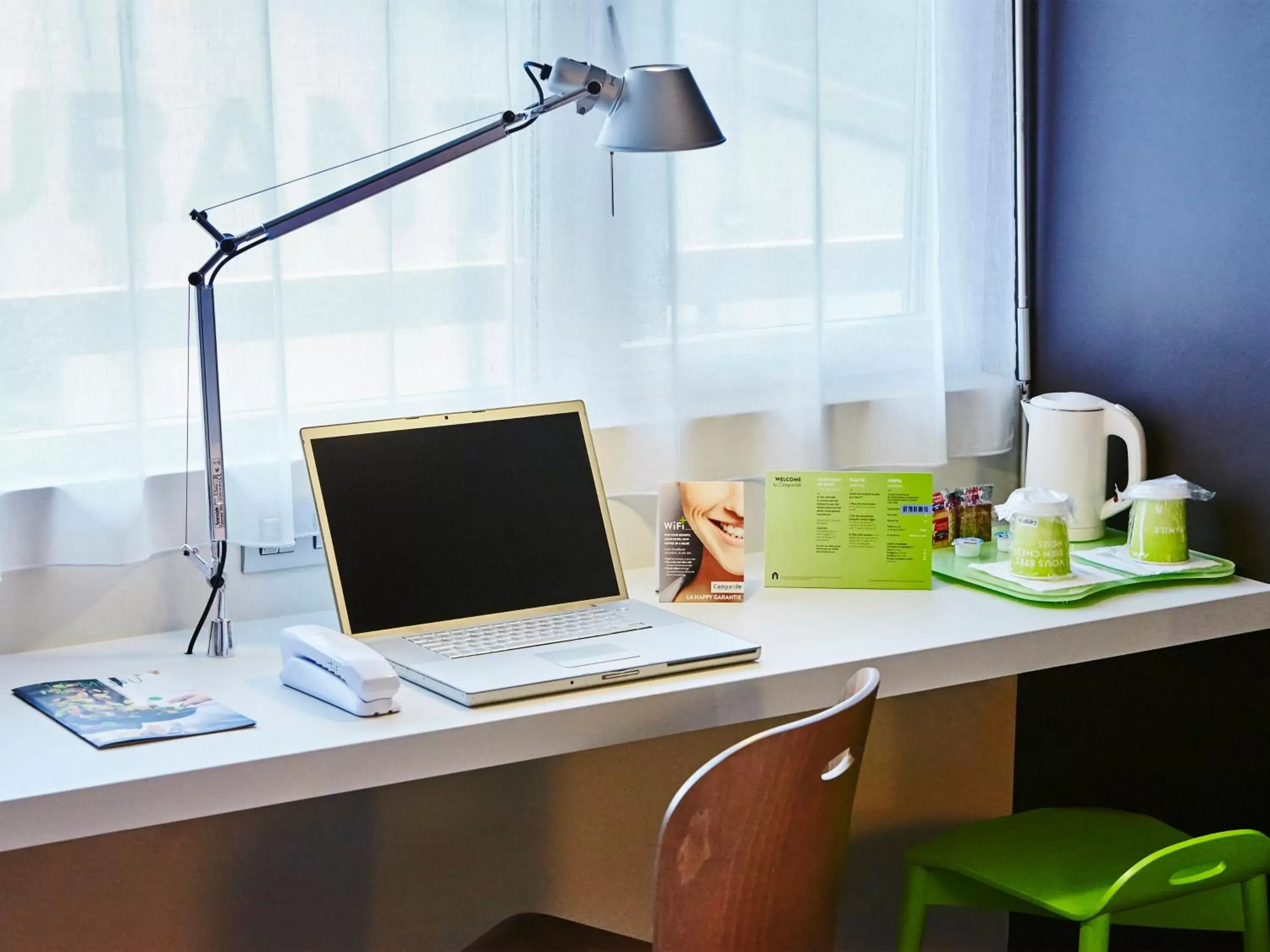 Standard Twin Room with One Single Bed - Up to Ten Years in Campanile Dijon Nord - Toison D'or Standard Twin Room with One Single Bed - Up to Ten Years in Campanile Dijon Nord - Toison D'or