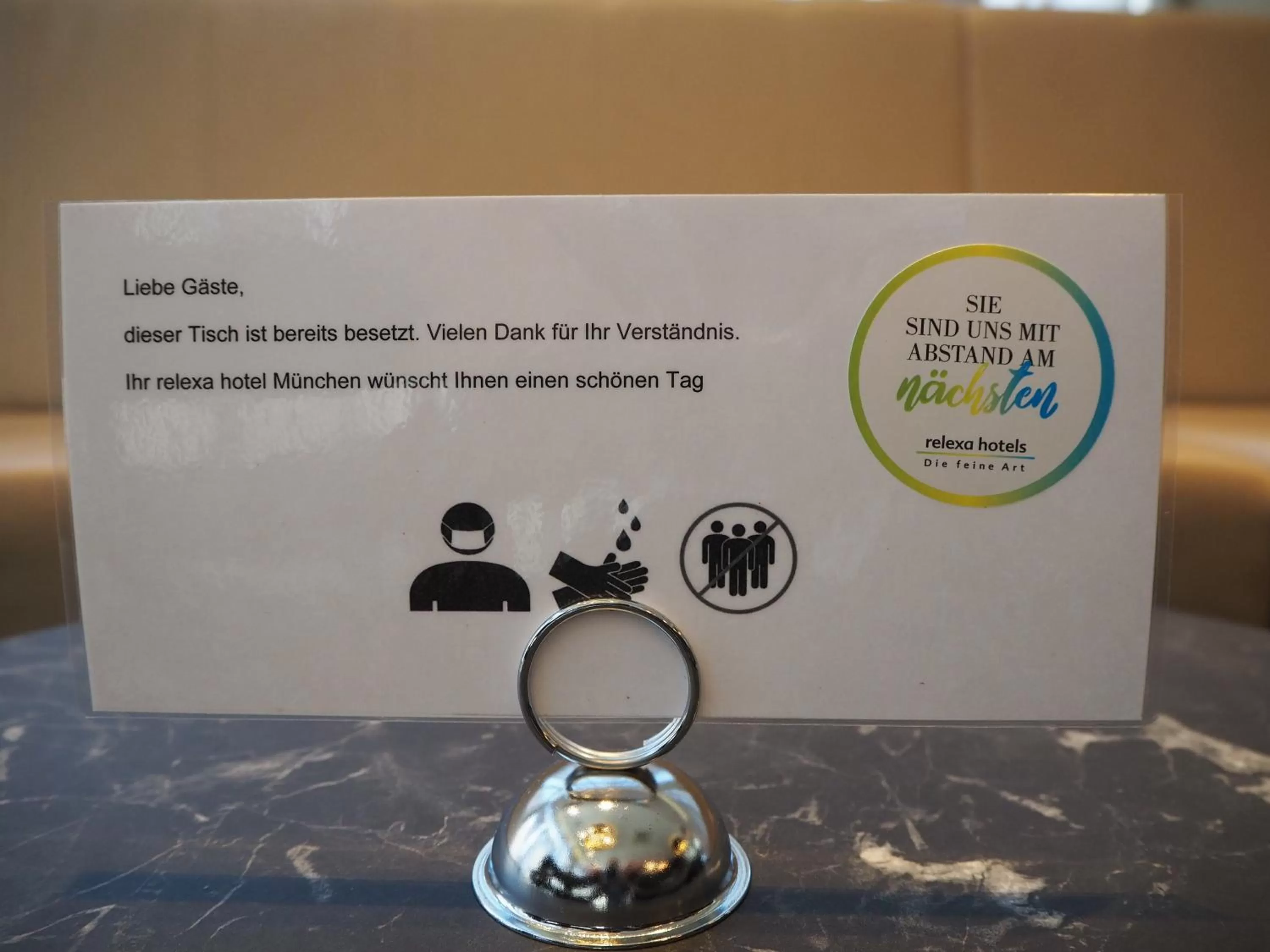 Lounge or bar in relexa hotel München