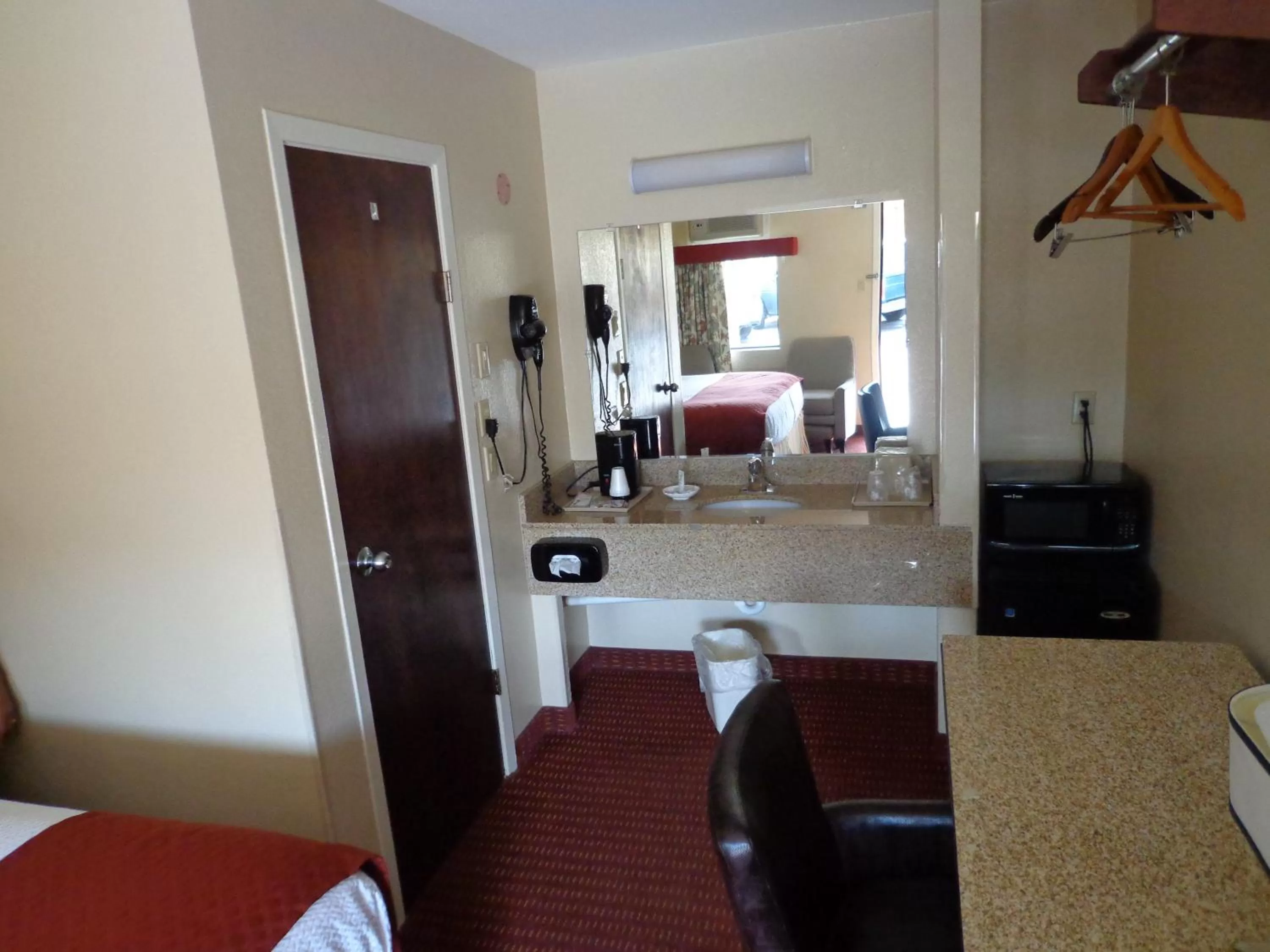 Bedroom, Bed in Economy Inn Express Warren