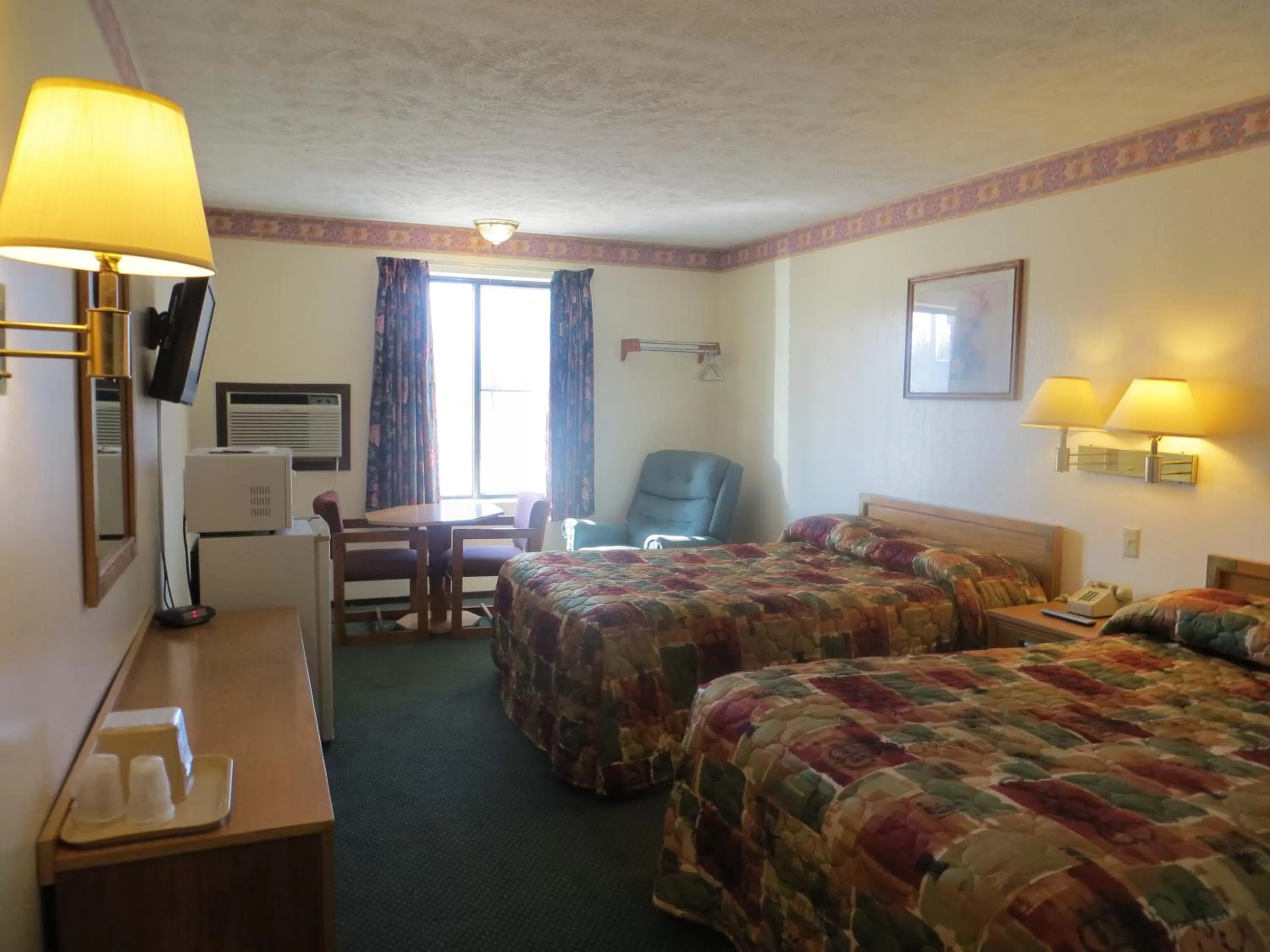 Bed in Baxter Inn 4 Less