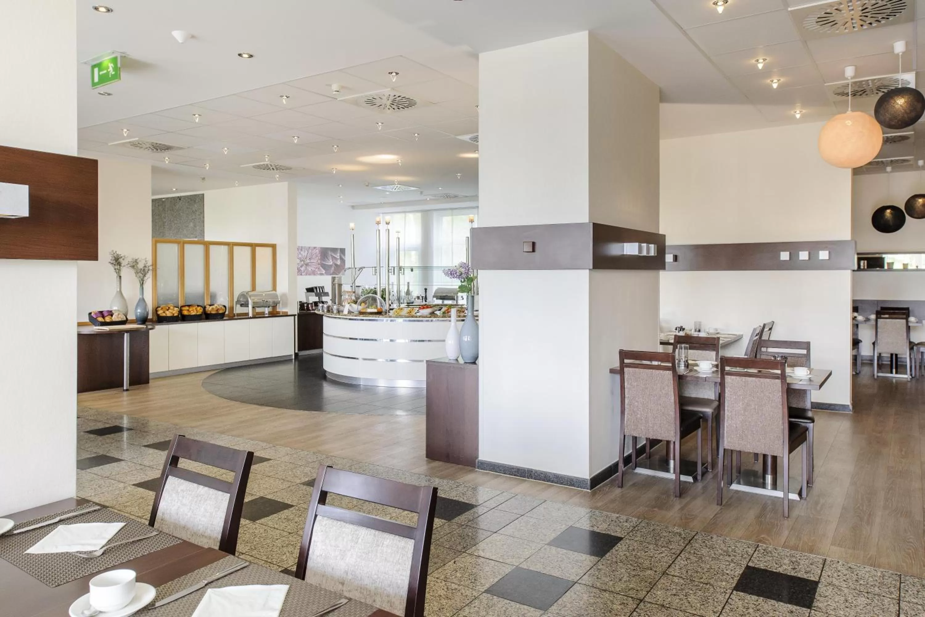 Lobby or reception in Mercure Kamen Unna