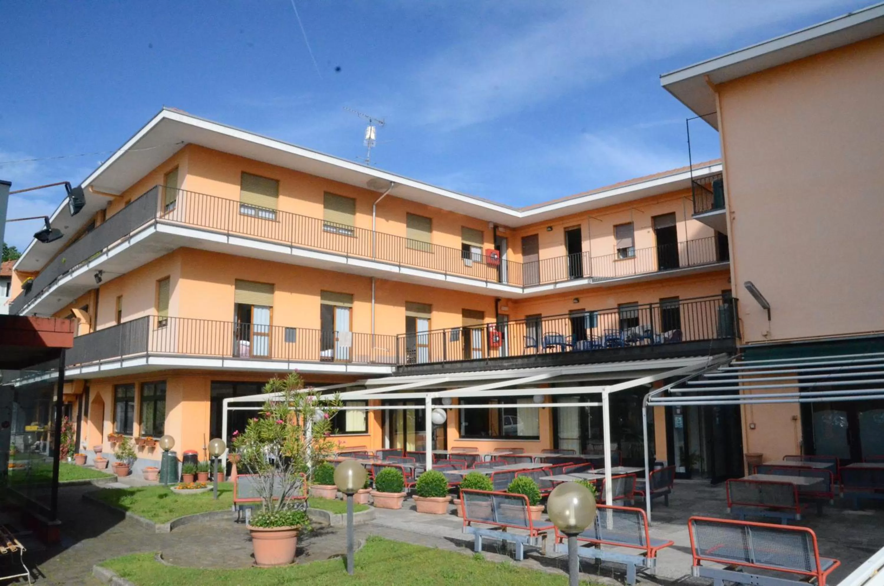 Area and facilities, Property Building in Albergo Roma