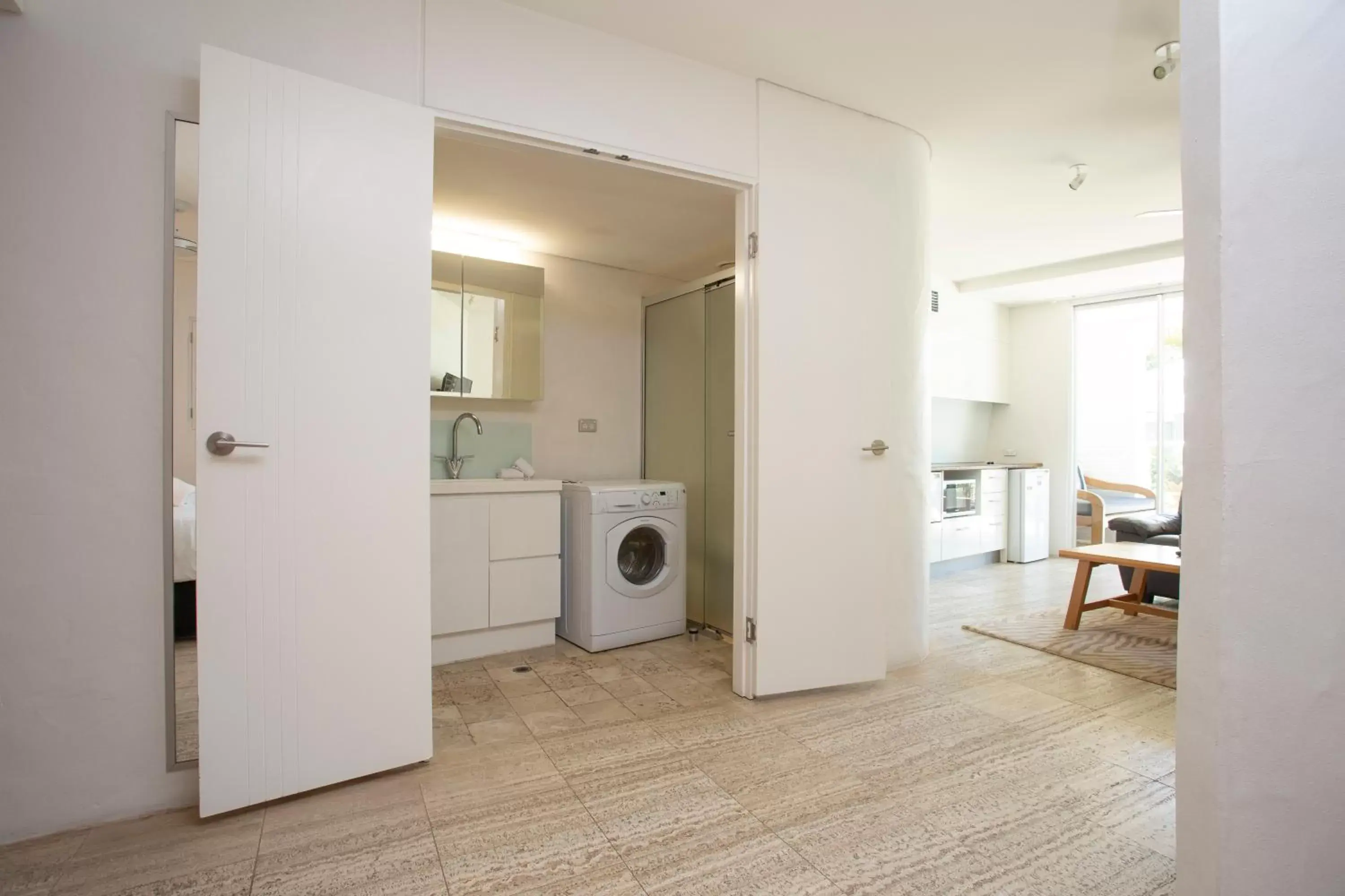 Deluxe One Bedroom Suite in Noosa Blue Resort Deluxe One Bedroom Suite in Noosa Blue Resort