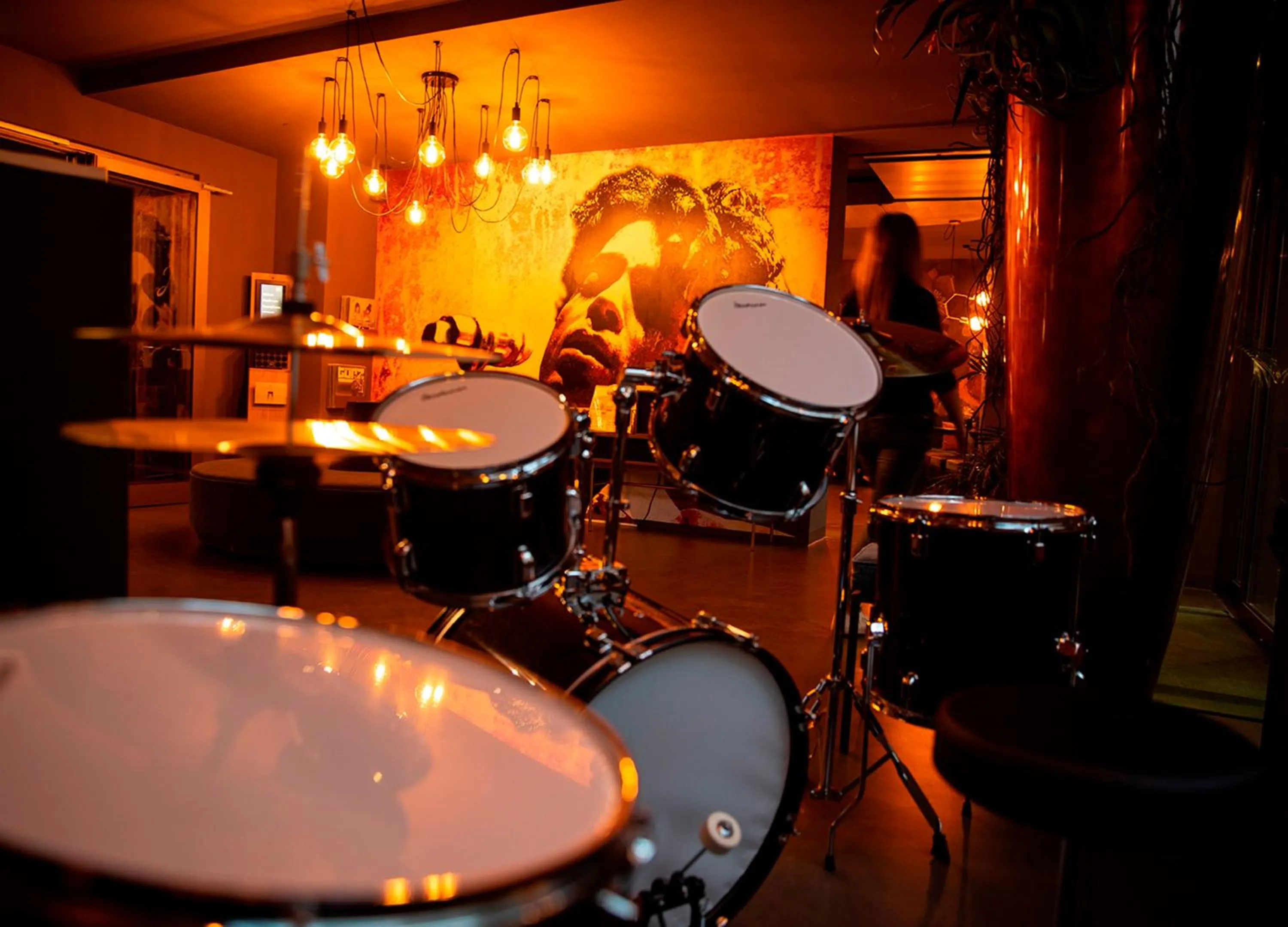 Lounge or bar in JAMS Music Hotel Munich