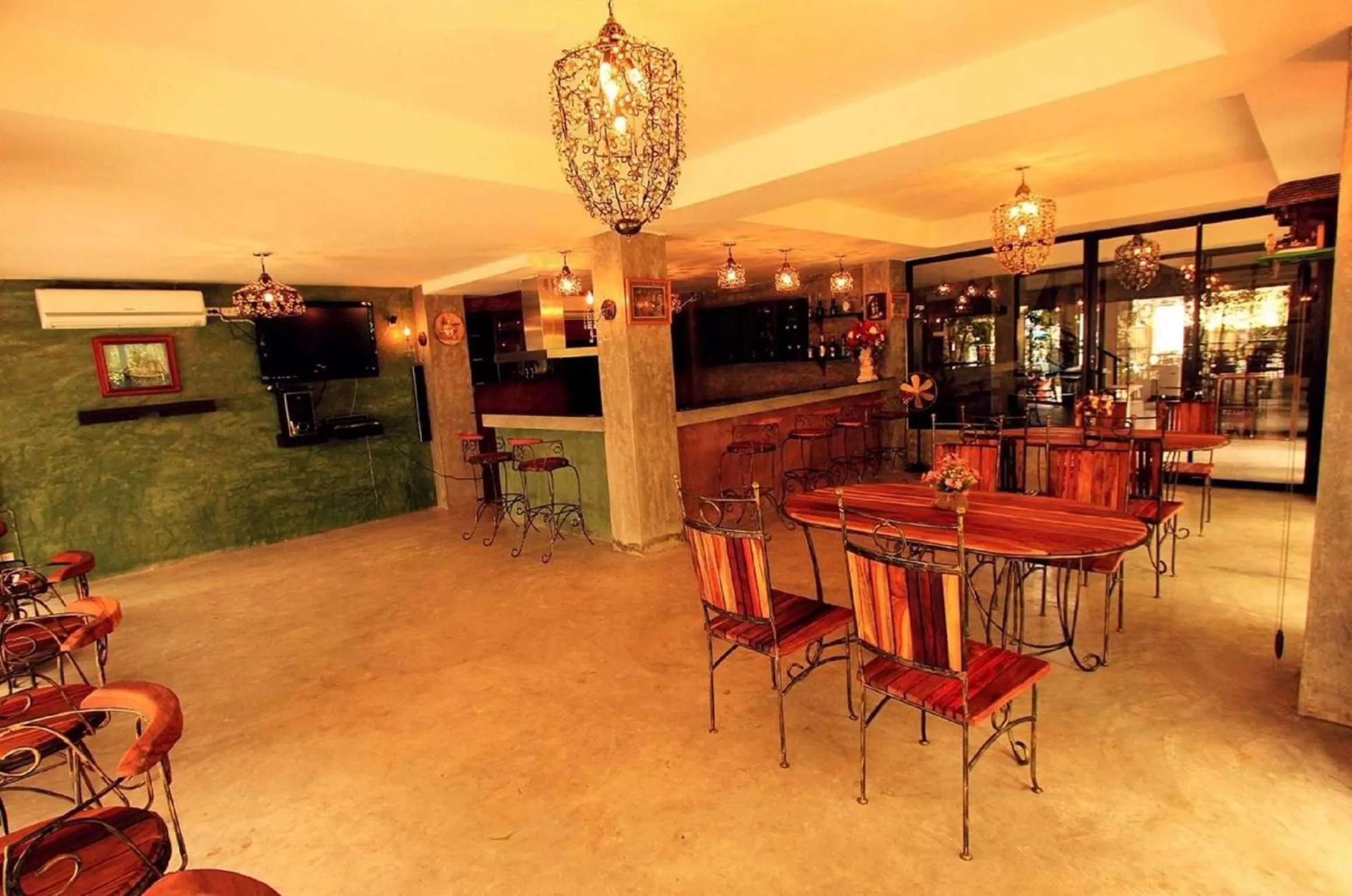 Lounge or bar in G2 Boutique Hotel