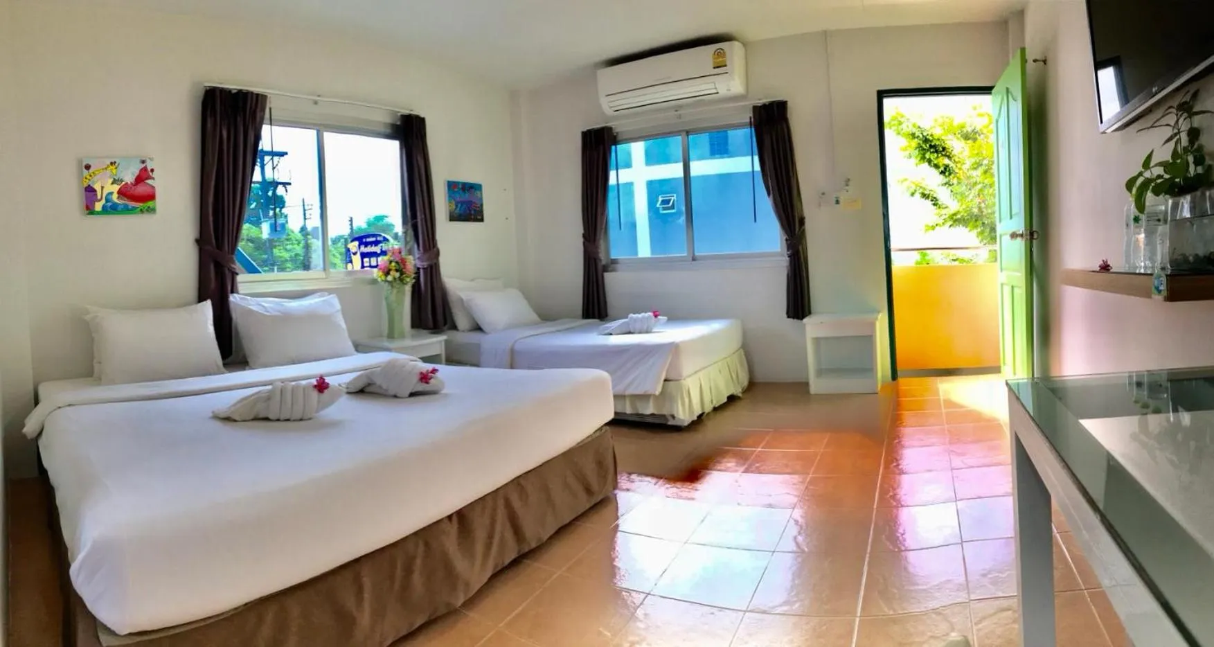 Photo of the whole room, Bed in J.Holiday Inn Krabi