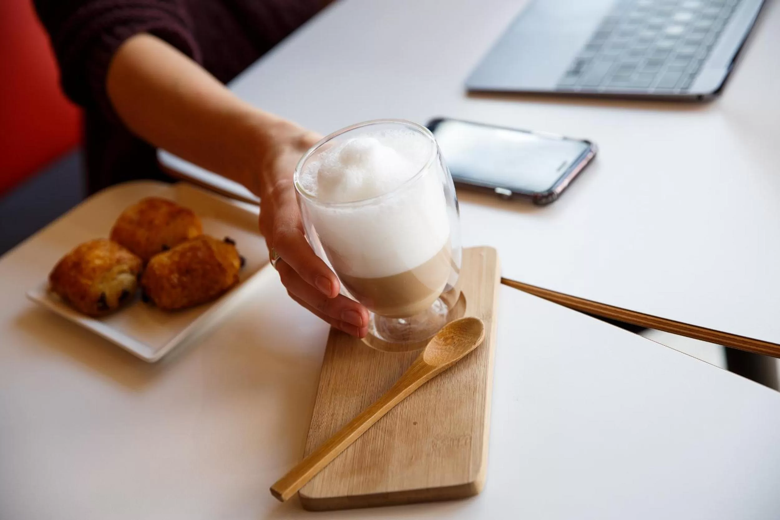 Food and drinks in ibis Brighton City Centre - Station