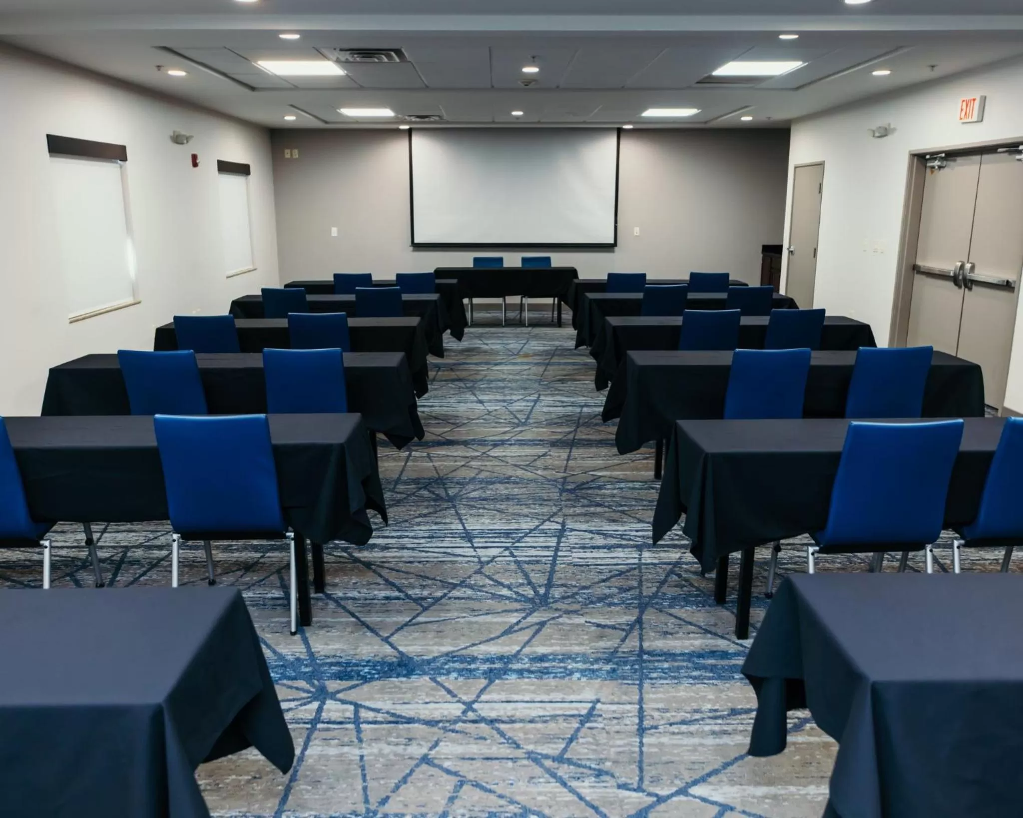 Meeting/conference room in Holiday Inn Express and Suites Urbandale Des Moines by IHG