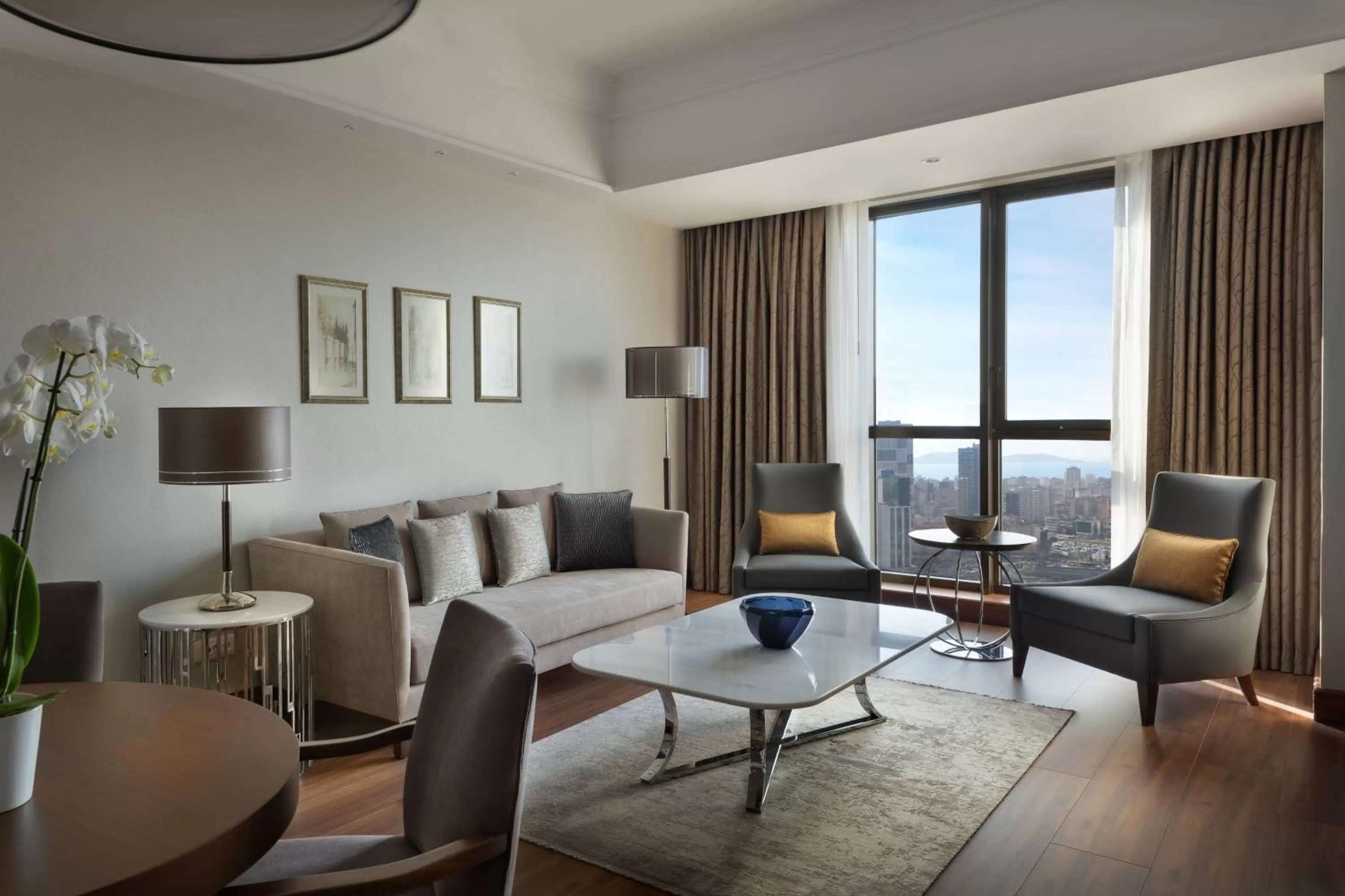 Living room in Istanbul Marriott Hotel Asia