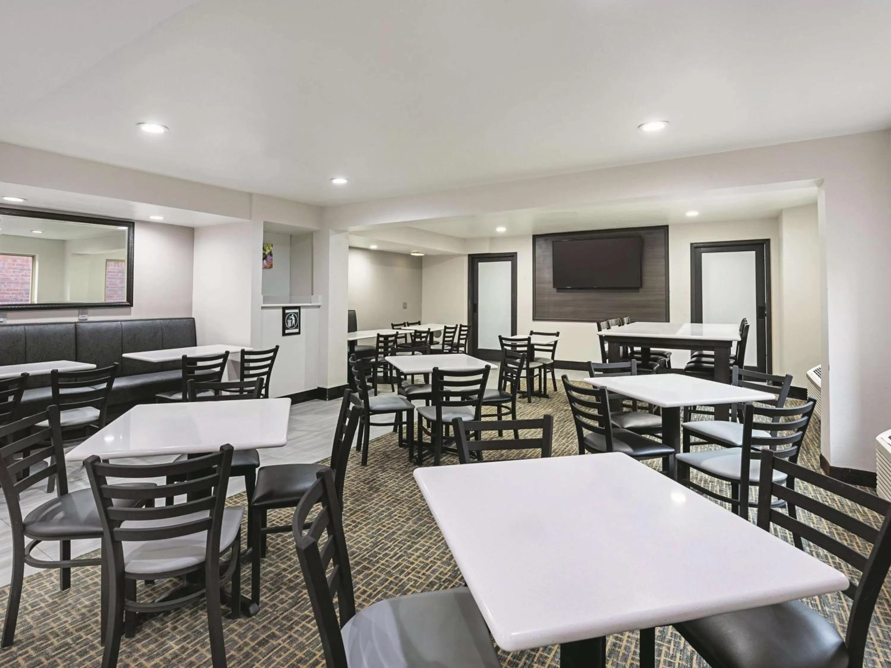 Restaurant/places to eat in La Quinta by Wyndham Minneapolis Northwest
