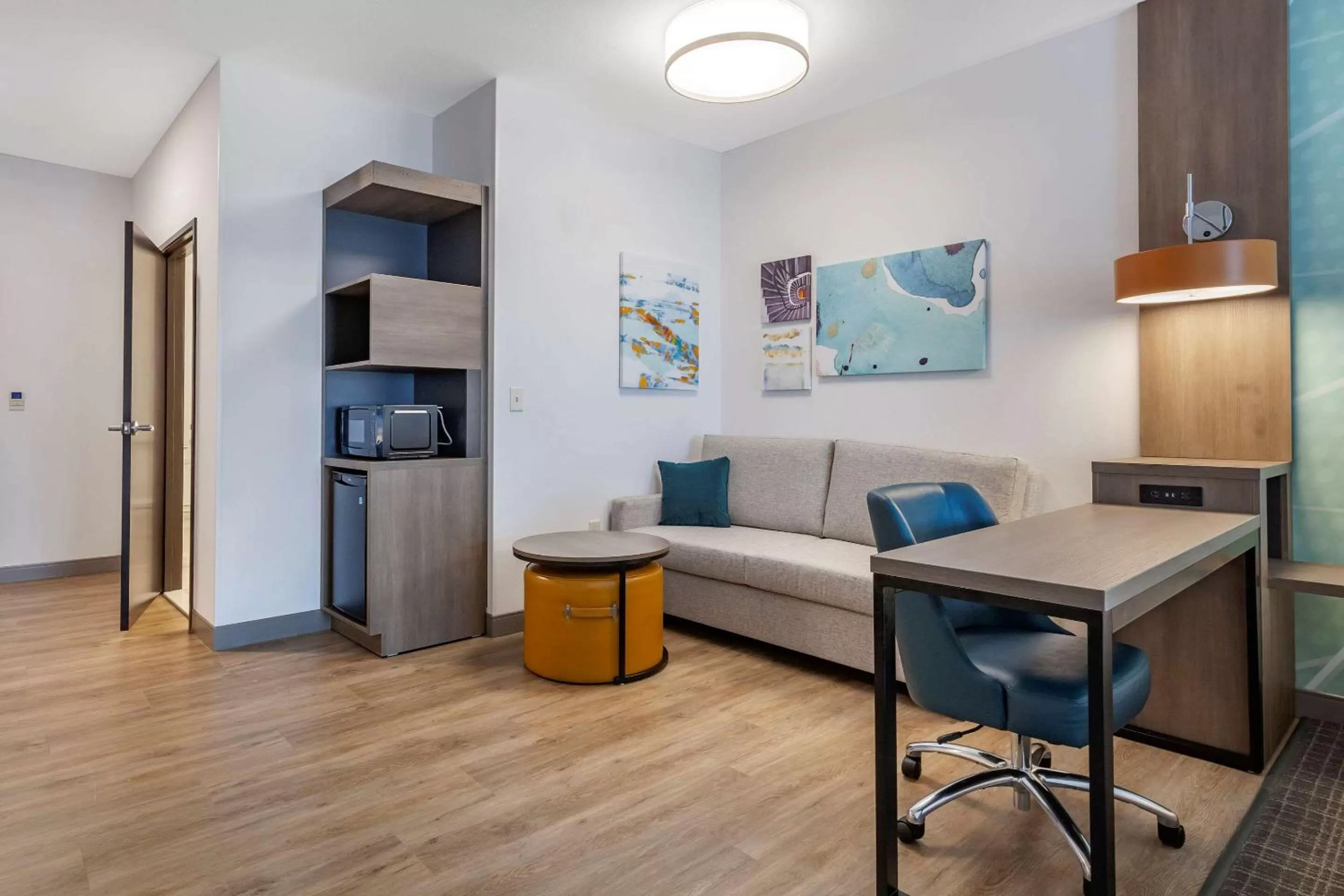 Photo of the whole room in Comfort Suites Cottage Grove-Madison