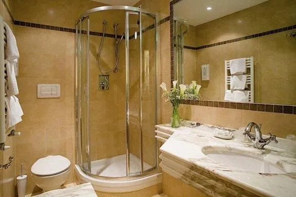 Bathroom in Hotel California