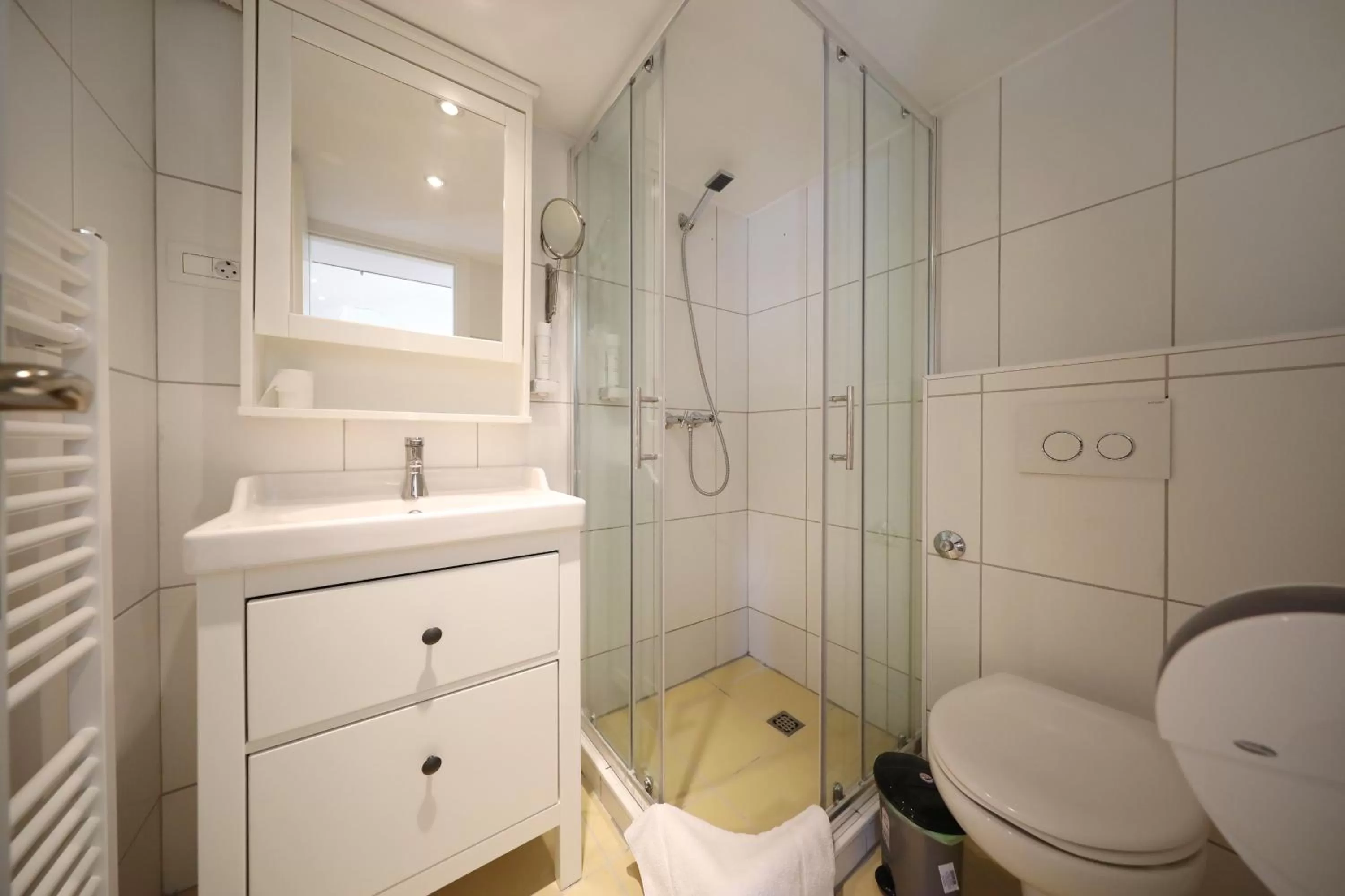 Shower in Central Apartments Integrated Hotel