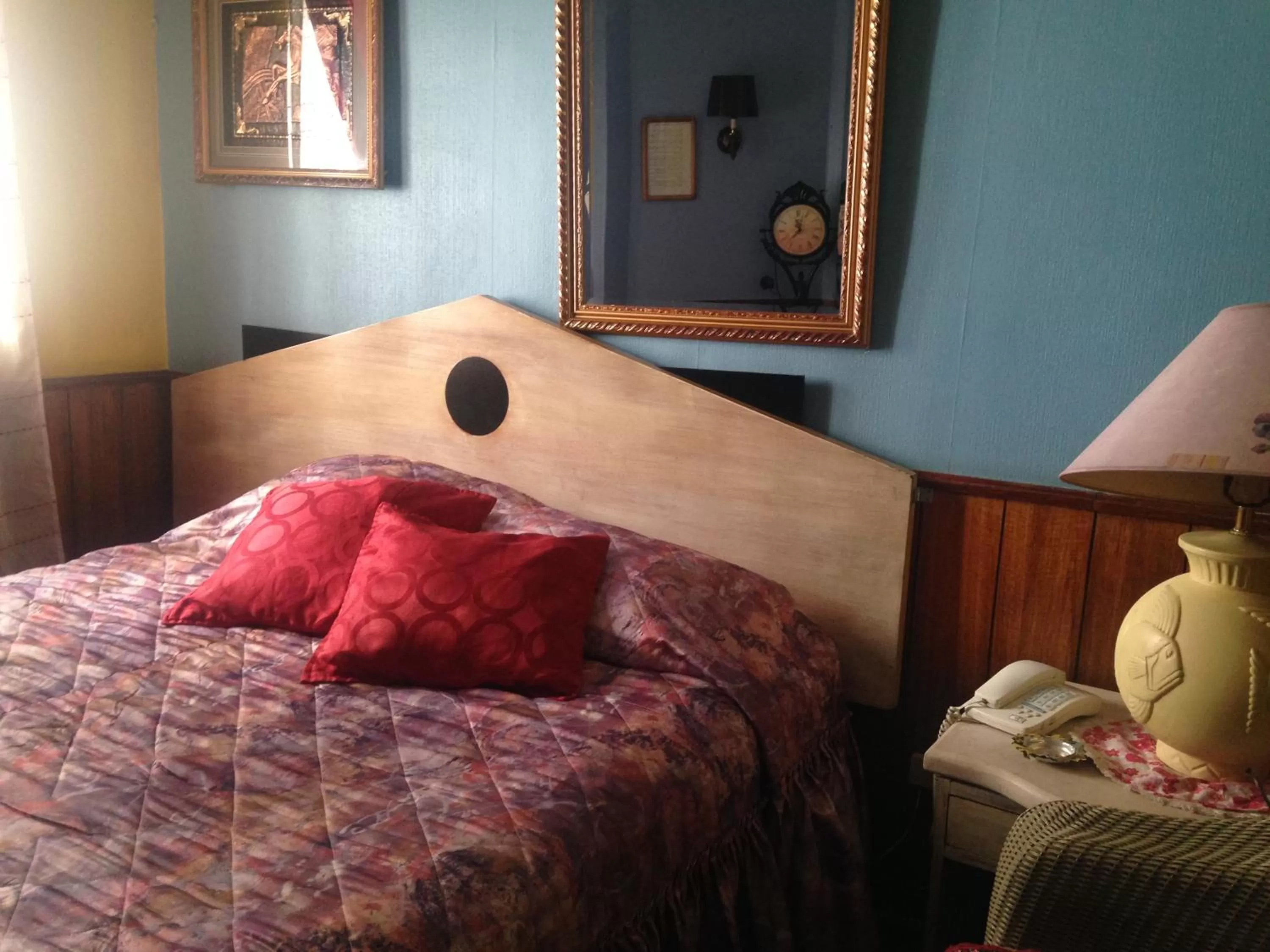 Decorative detail, Bed in Hotel La Castellana