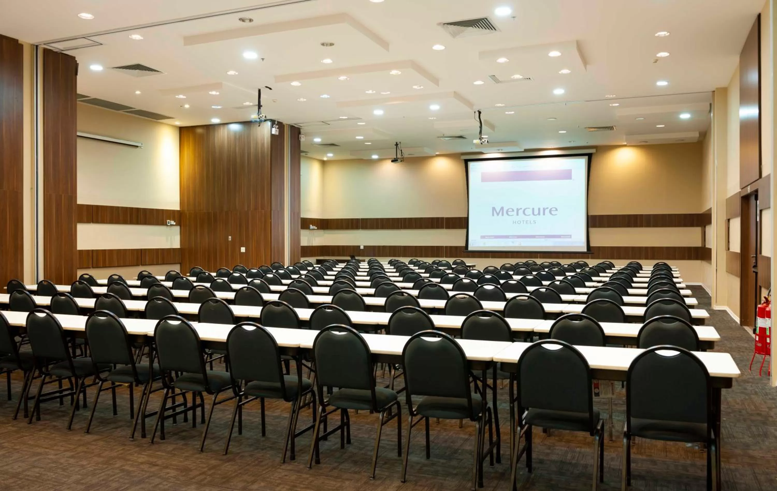 Meeting/conference room in Mercure Rio de Janeiro Nova Iguaçu