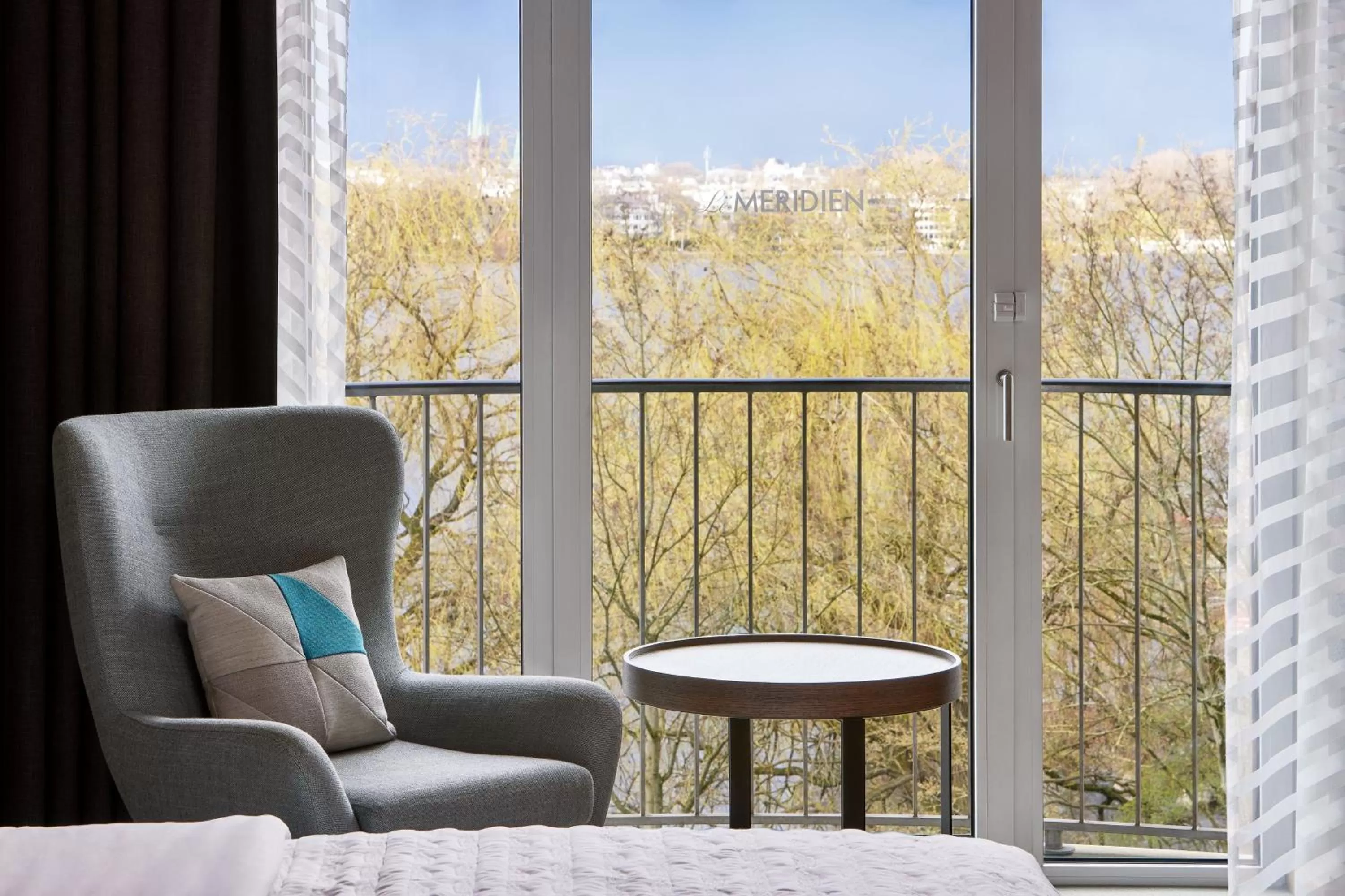 Photo of the whole room in Le Méridien Hamburg