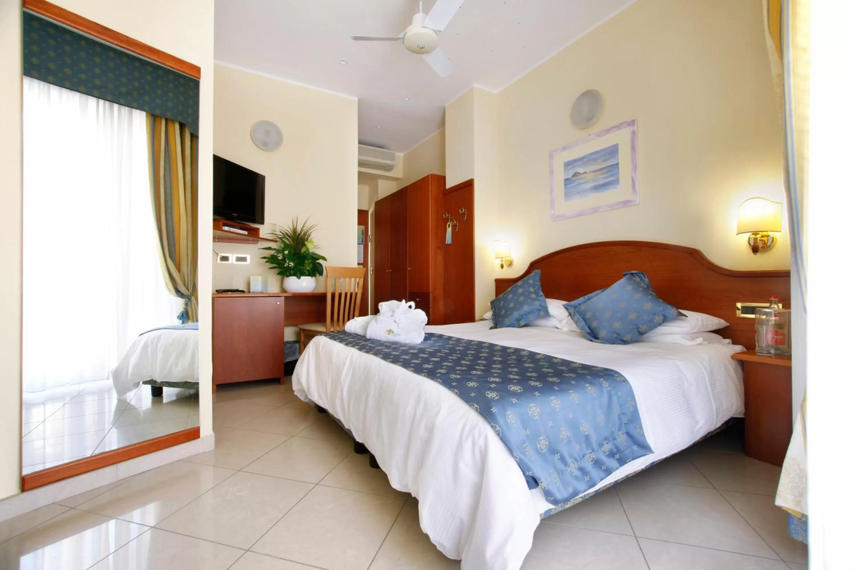 Day, Bed in Hotel Ristorante Toscana