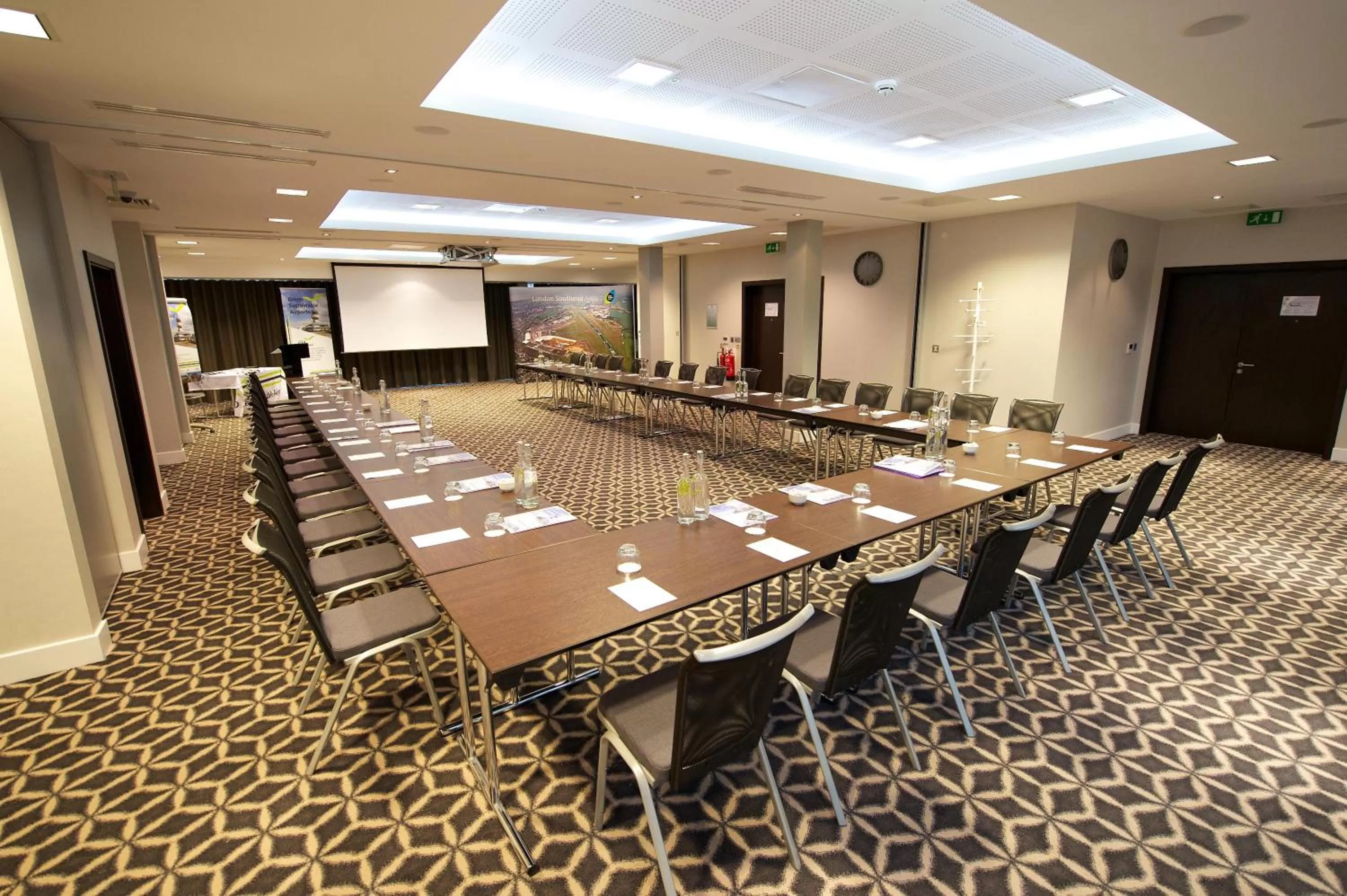 Meeting/conference room in Holiday Inn Southend by IHG