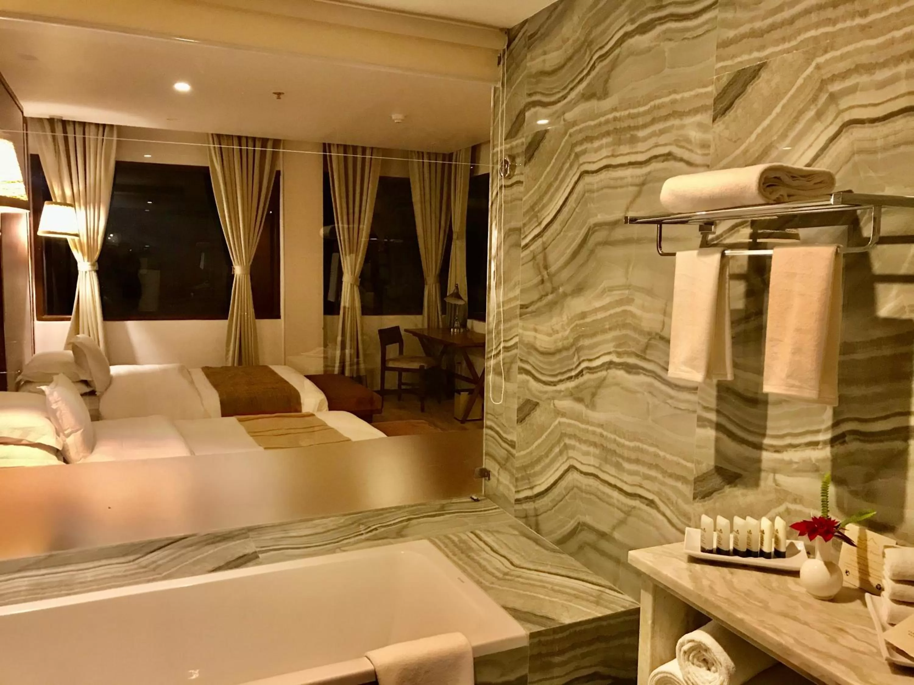 Bathroom, Bed in Hotel Annapurna View Sarangkot