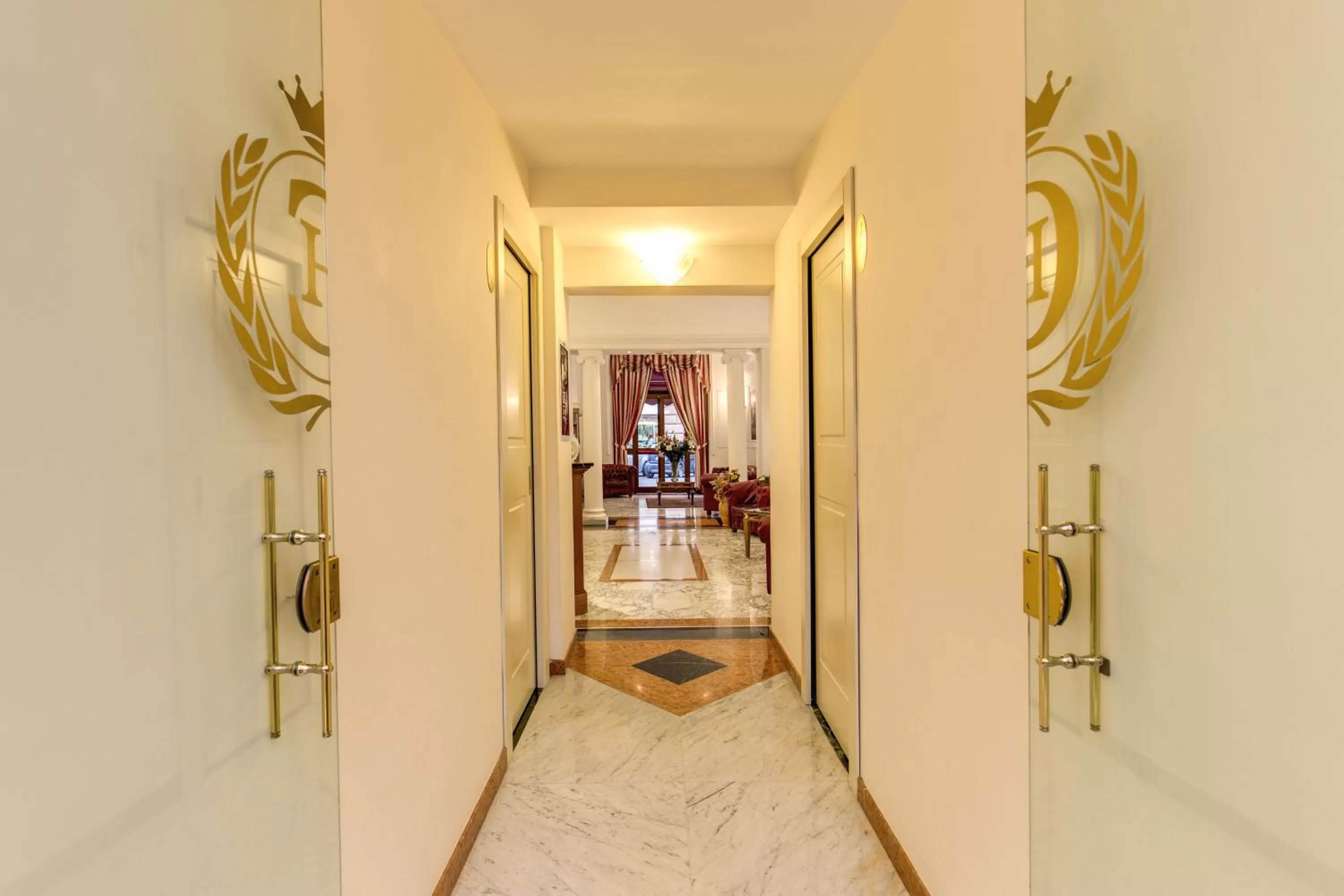 Food and drinks in Hotel Contilia