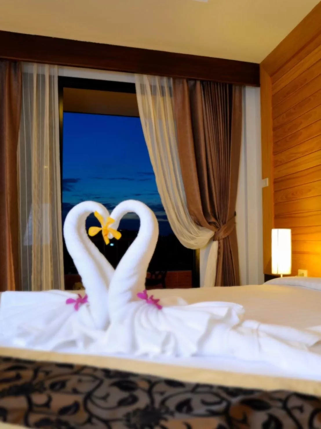 Photo of the whole room, Bed in Suppamitr Villa Hotel