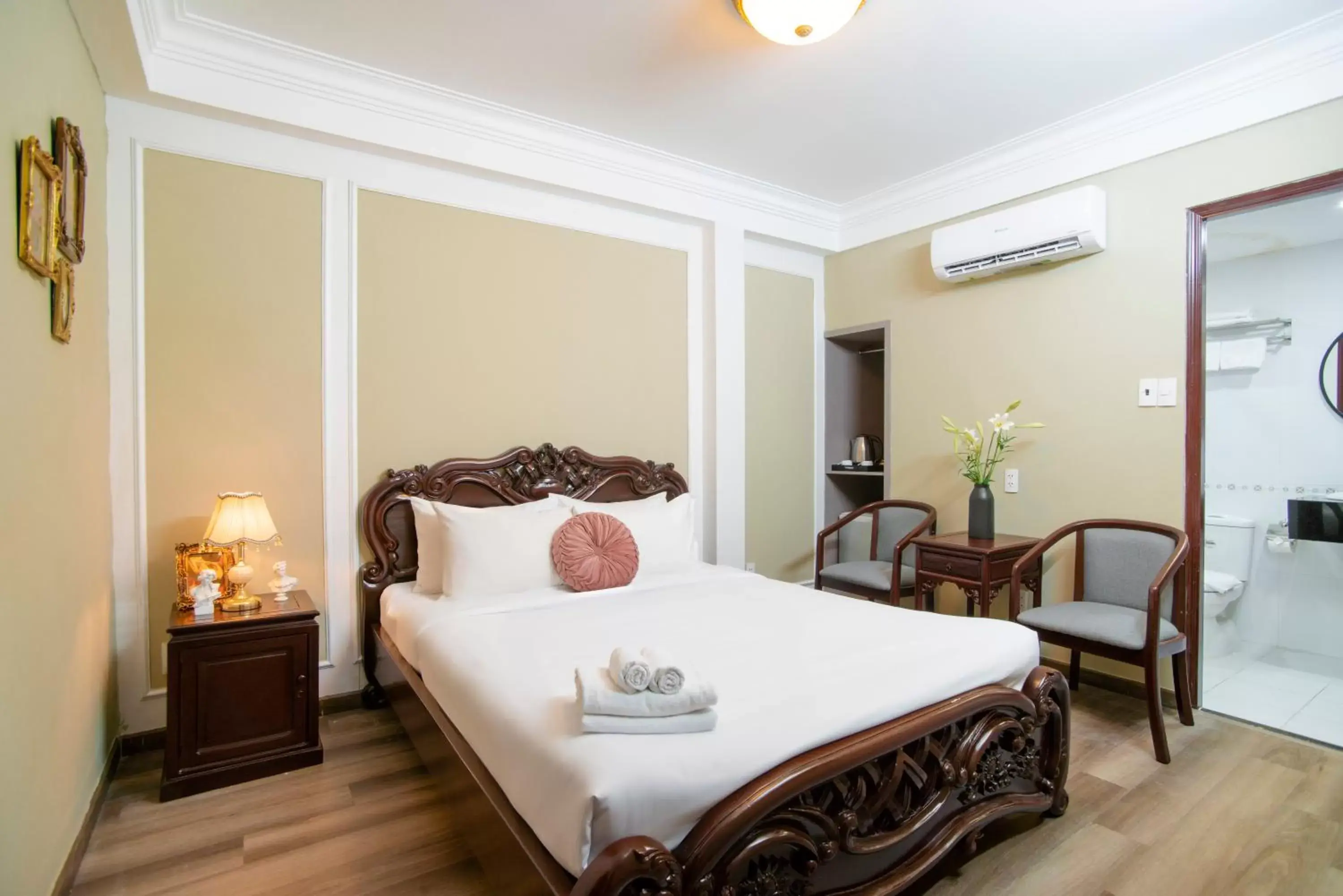 Standard Double Room in SAZI BEN THANH Hotel HCM Standard Double Room in SAZI BEN THANH Hotel HCM